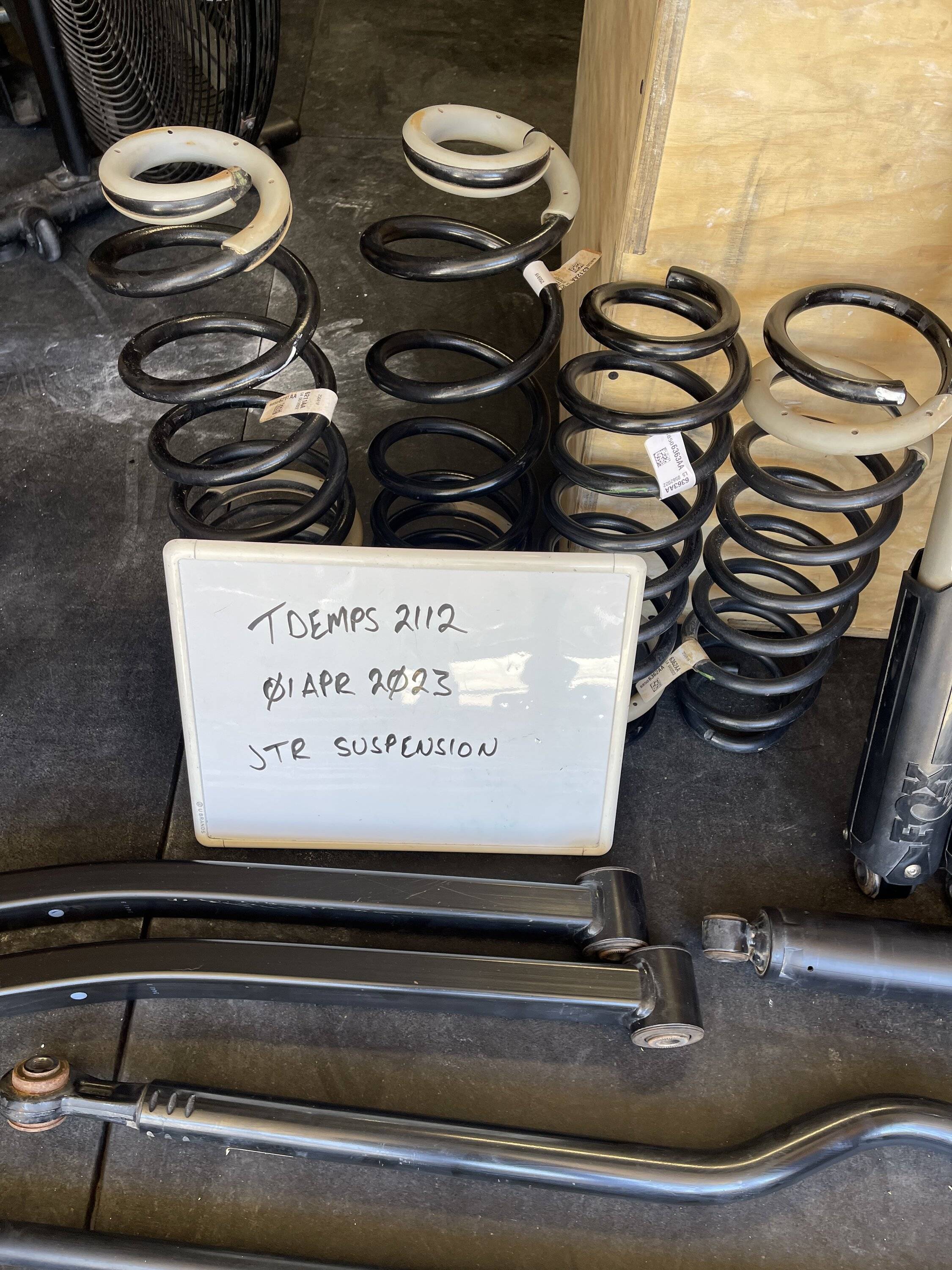 Jeep Gladiator 2022 JTR Suspension Kit 6A197237-763E-4F14-AAA3-CDFD23EAD05B