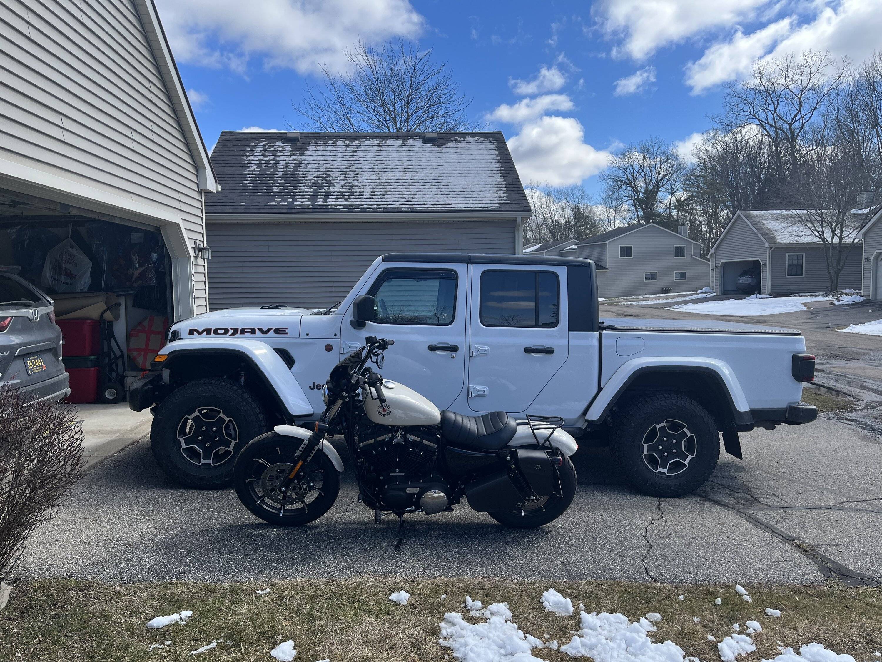 Jeep Gladiator Motorcycle riders? What do you ride? Pic/Info Thread! C5602326-832A-4BD9-97AC-B713905936F0