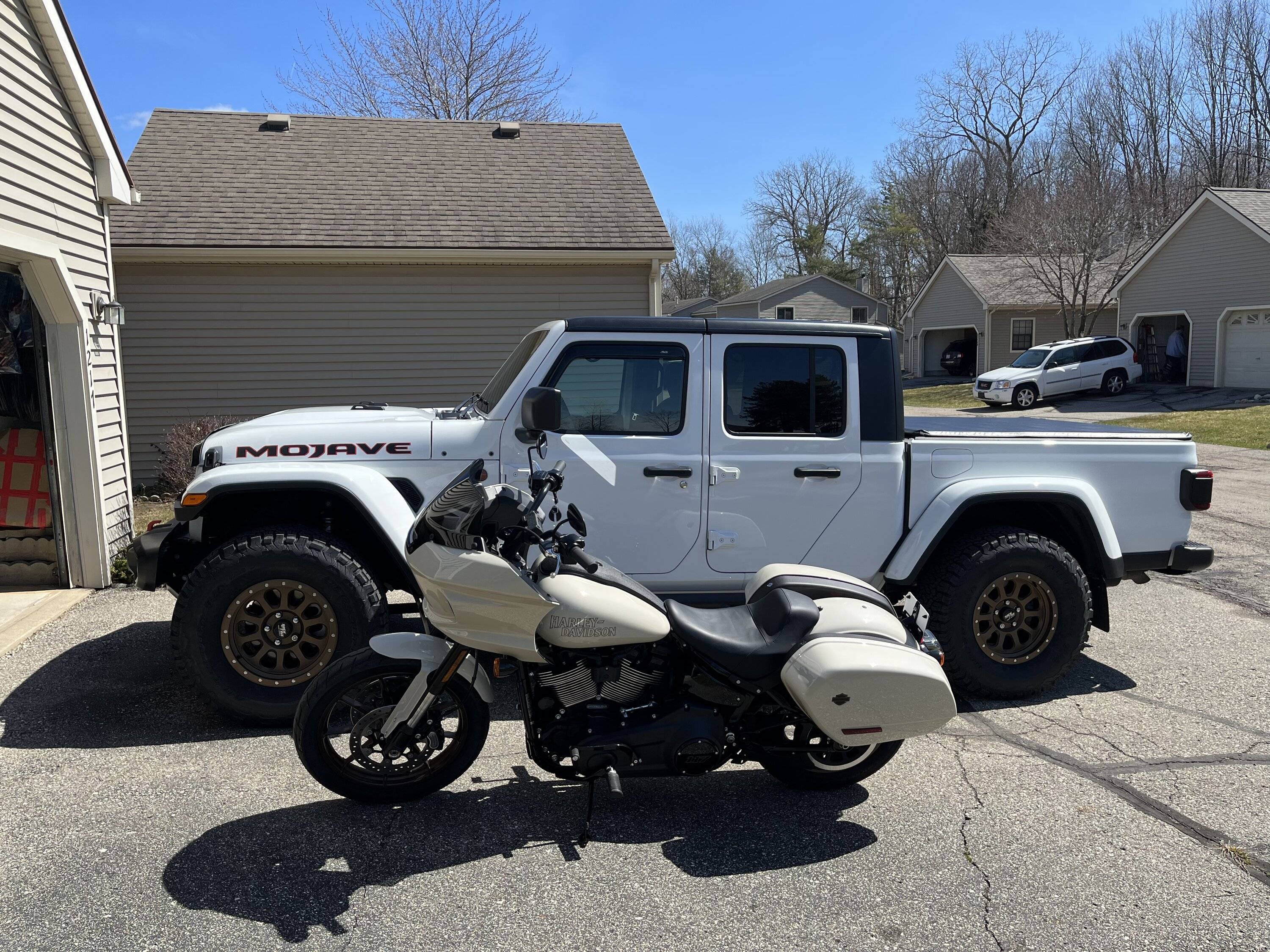Jeep Gladiator Motorcycle riders? What do you ride? Pic/Info Thread! A3011230-6ECF-4F6D-A781-FF3575B4FE02