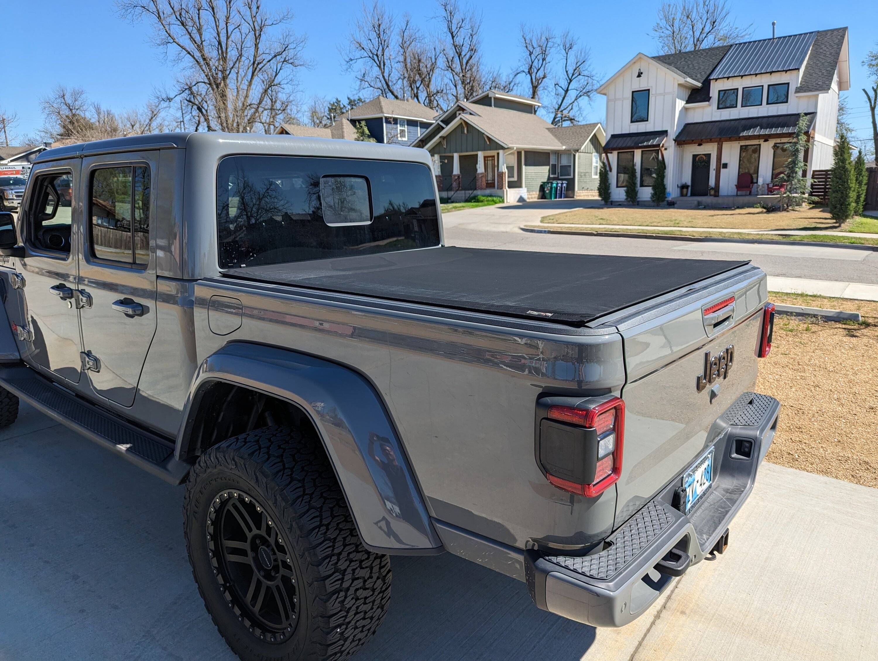 Jeep Gladiator Truxedo Sentry CT Tonneau Cover for Sale - Oklahoma City PXL_20230403_204458780