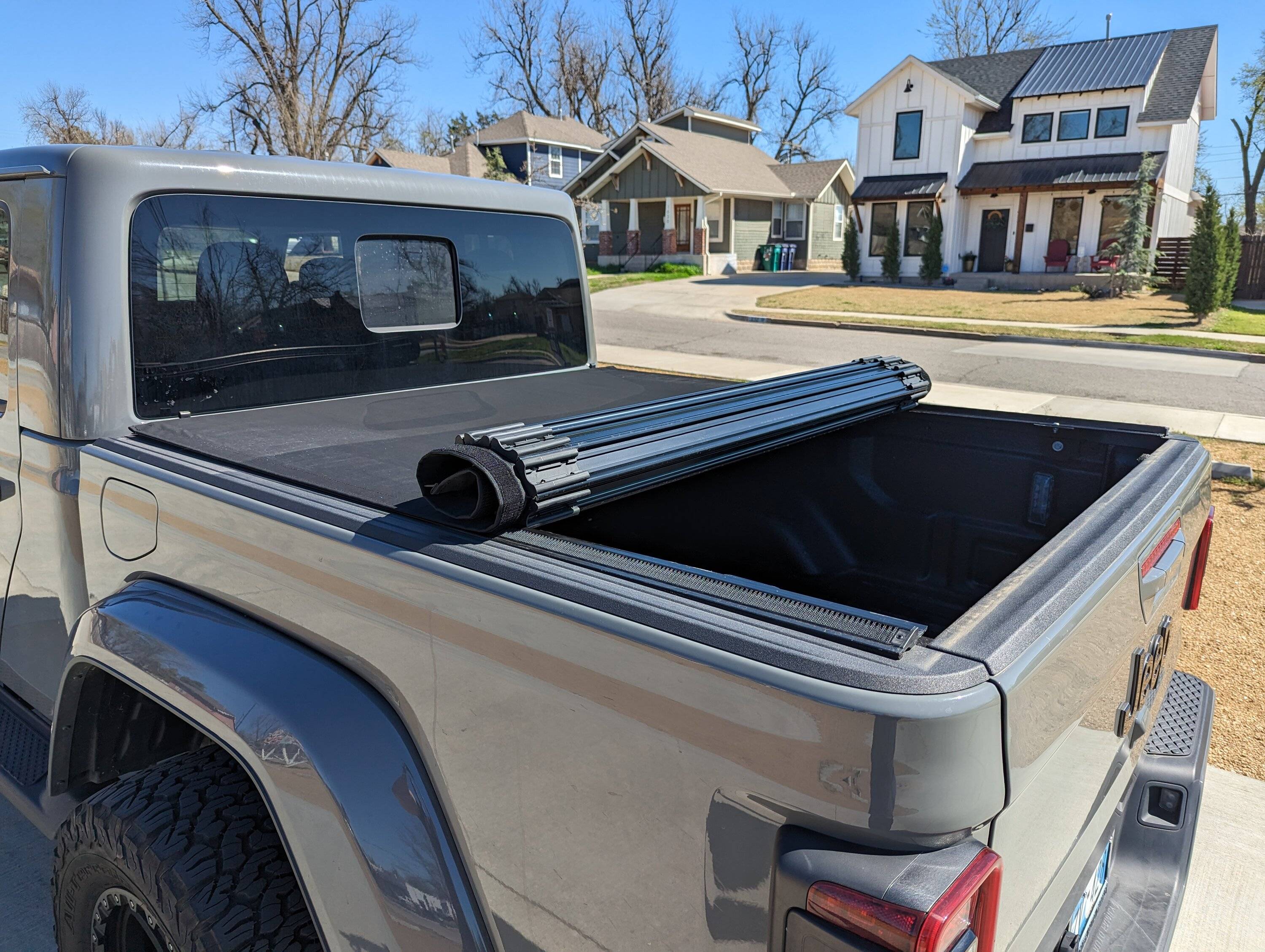 Jeep Gladiator Truxedo Sentry CT Tonneau Cover for Sale - Oklahoma City PXL_20230403_204549993