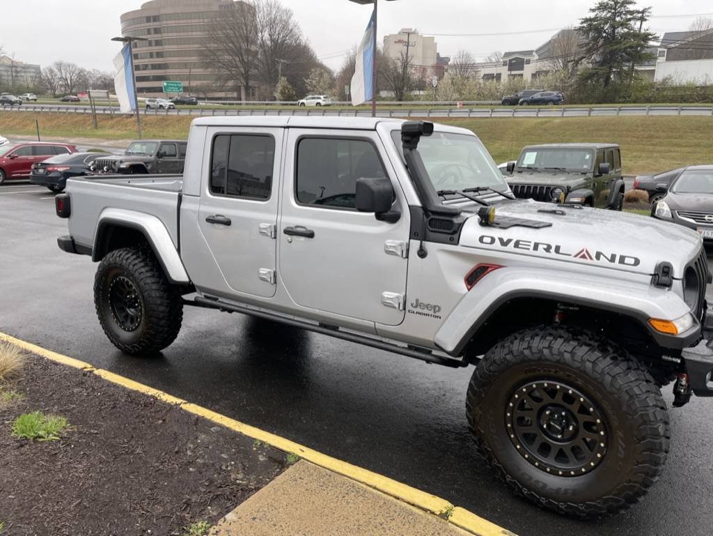 Jeep Gladiator Seeing a ton of Gladiators around here Passenger sid