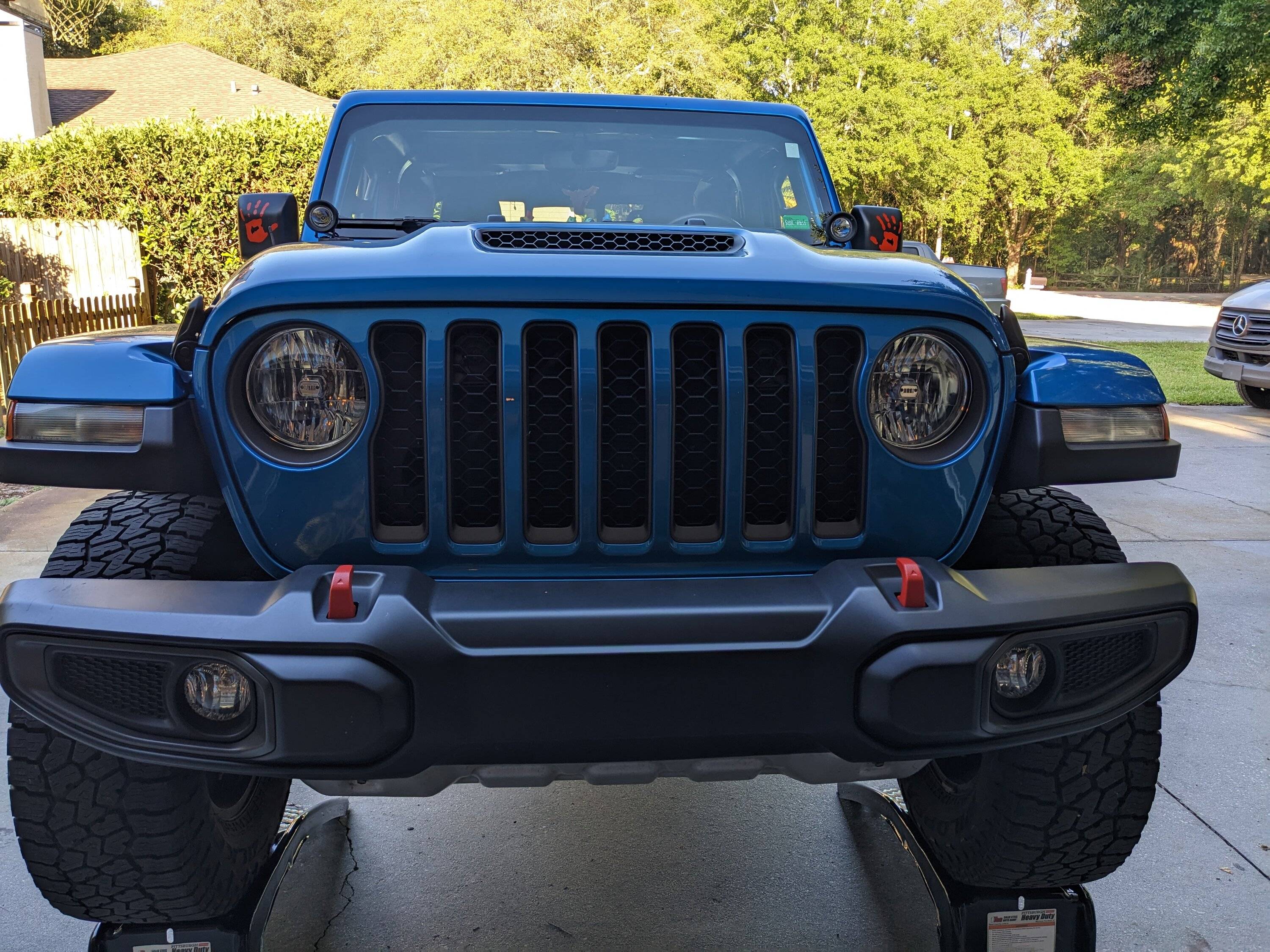 Jeep Gladiator Installed New Harbor Freight Badland Bumper Winch PXL_20230401_130134323