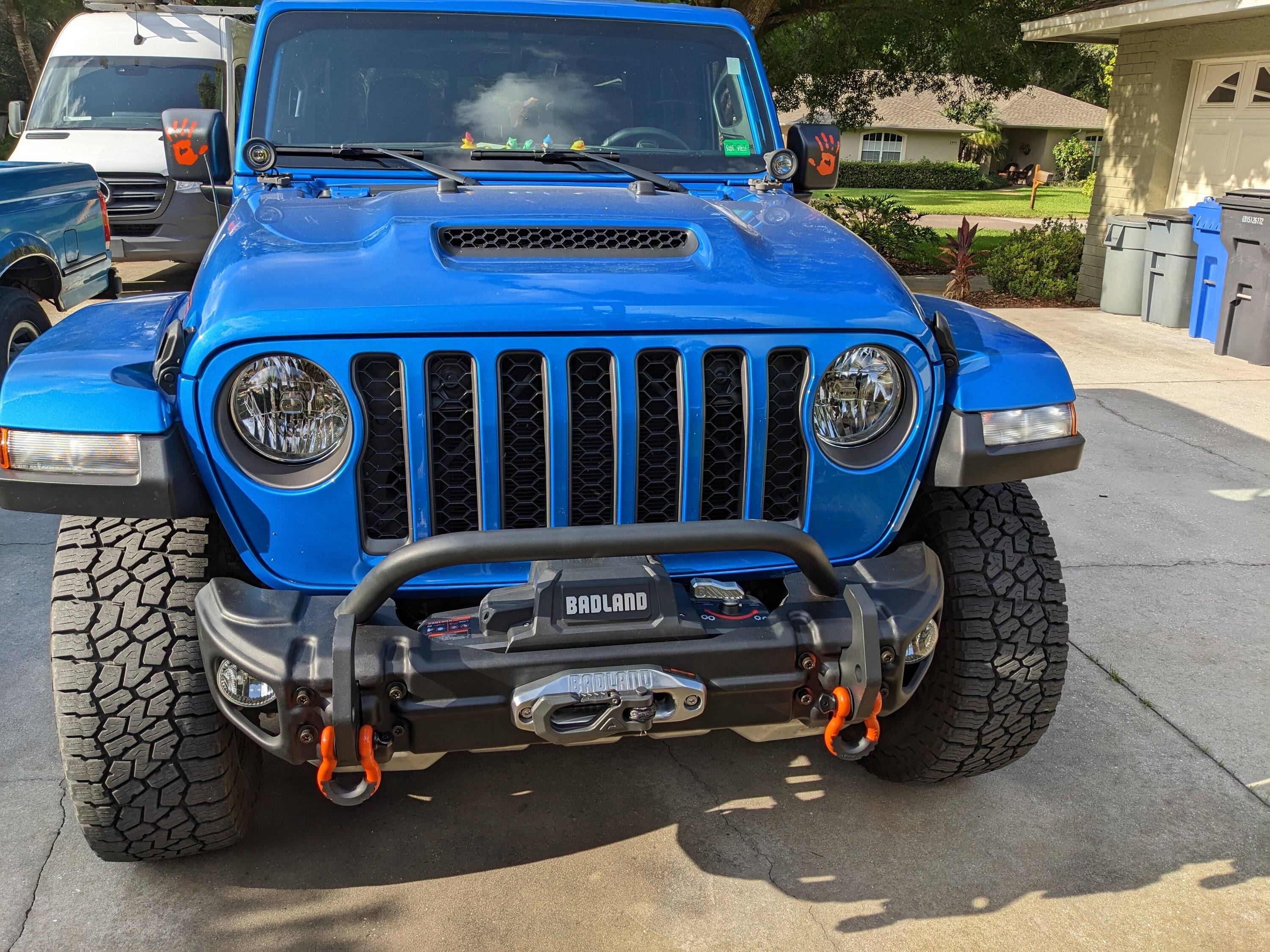 Jeep Gladiator Installed New Harbor Freight Badland Bumper Winch PXL_20230401_213526687