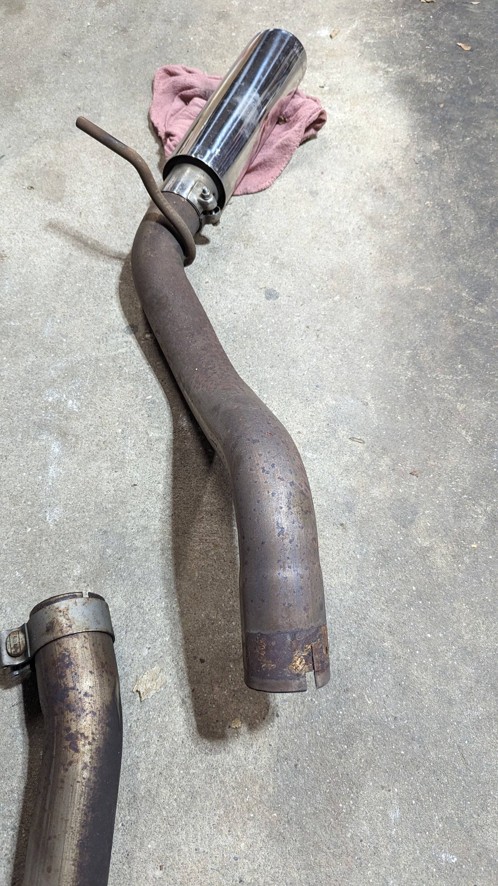Jeep Gladiator Used Flowmaster American Thunder Cat-Back Exhaust System Dual Side Exit With 3-1/2” Polished Tips 3.6L Jeep Gladiator 2020-2022 PXL_20230403_231521762