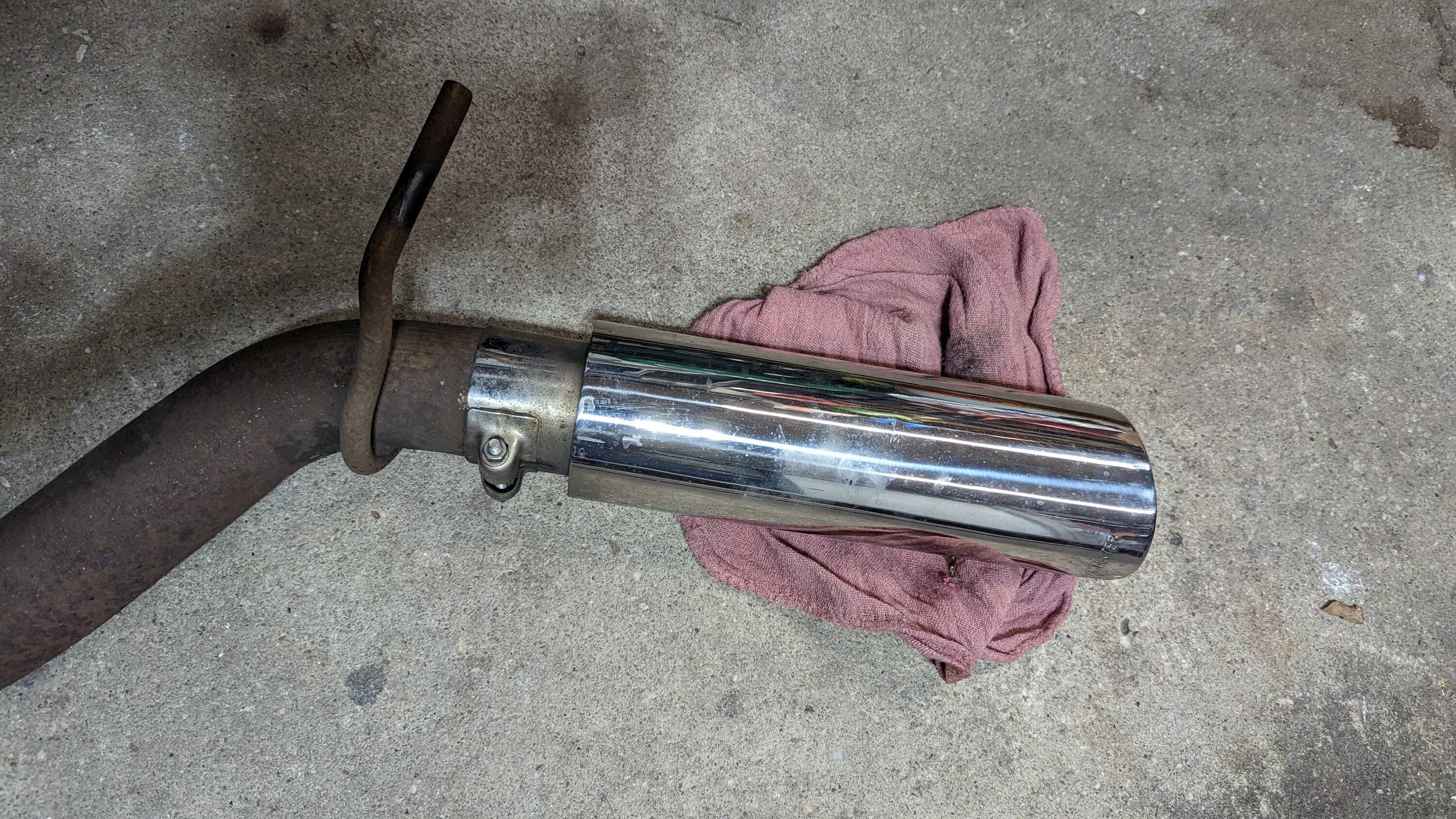 Jeep Gladiator Used Flowmaster American Thunder Cat-Back Exhaust System Dual Side Exit With 3-1/2” Polished Tips 3.6L Jeep Gladiator 2020-2022 PXL_20230403_231526876