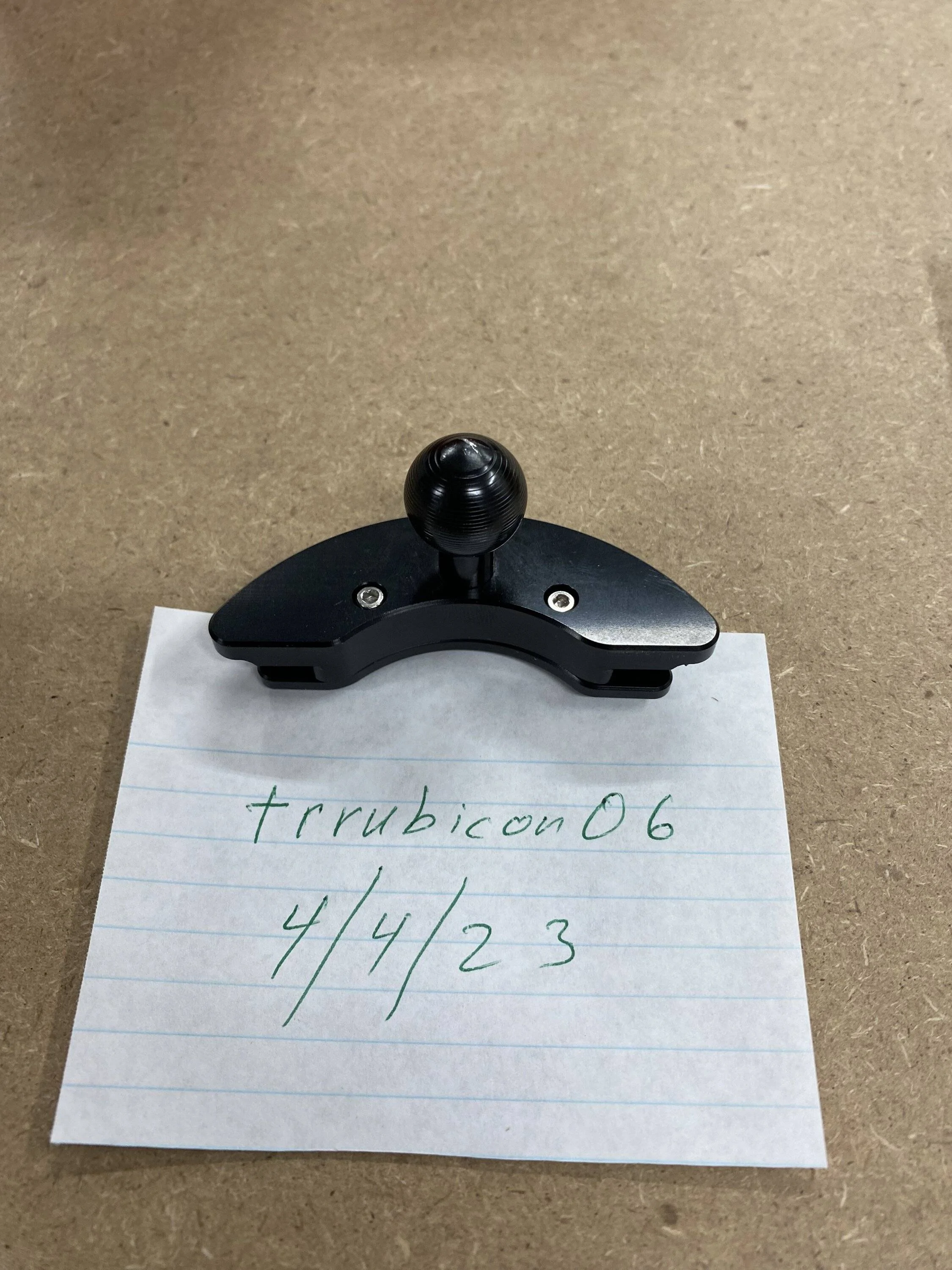 Jeep Gladiator Roam vent mount with 17mm ball IMG_4080