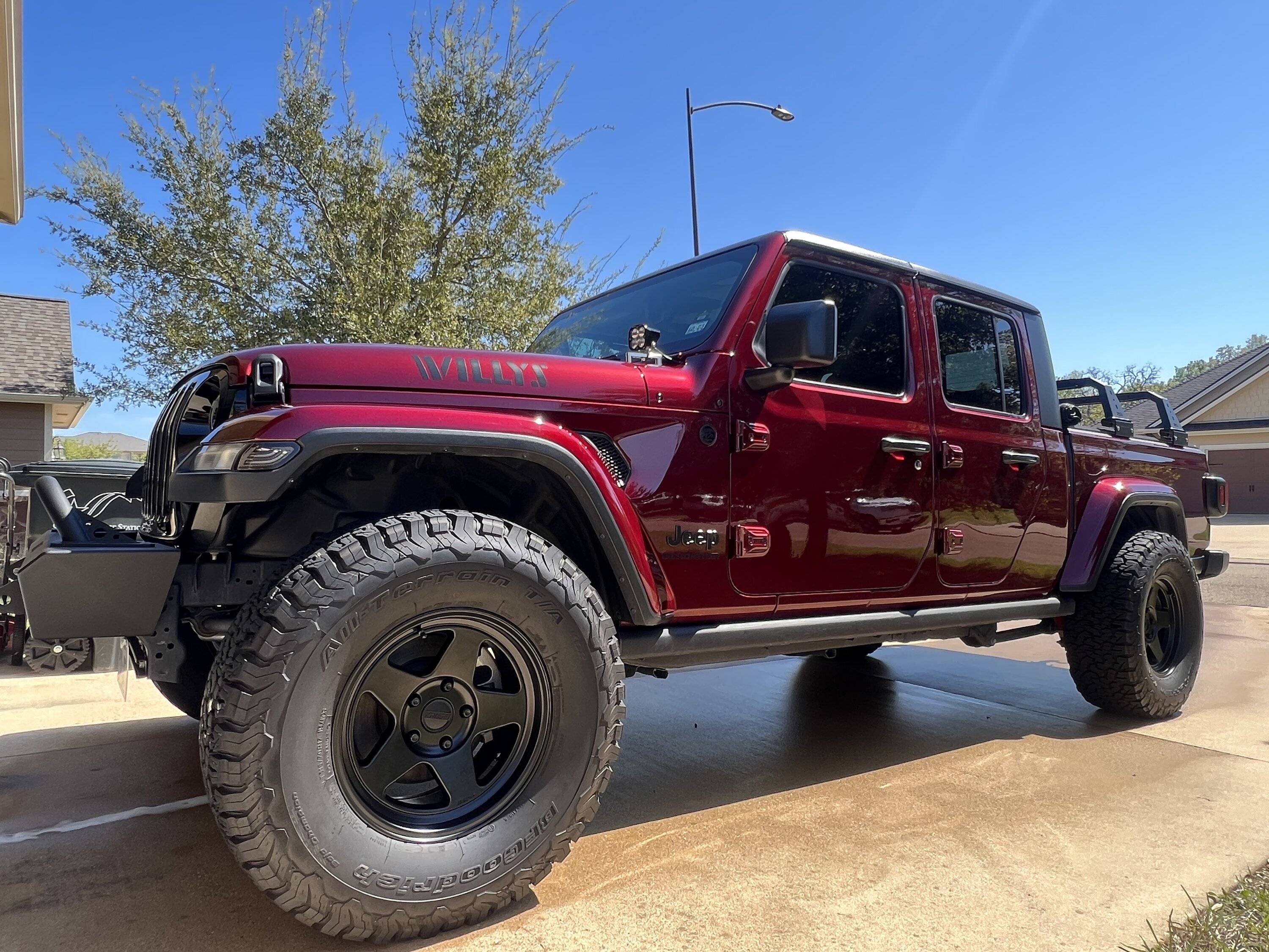 Jeep Gladiator WILLYS Edition Gladiator JT Club C786284E-923E-4E55-9F15-69A69DB087A1