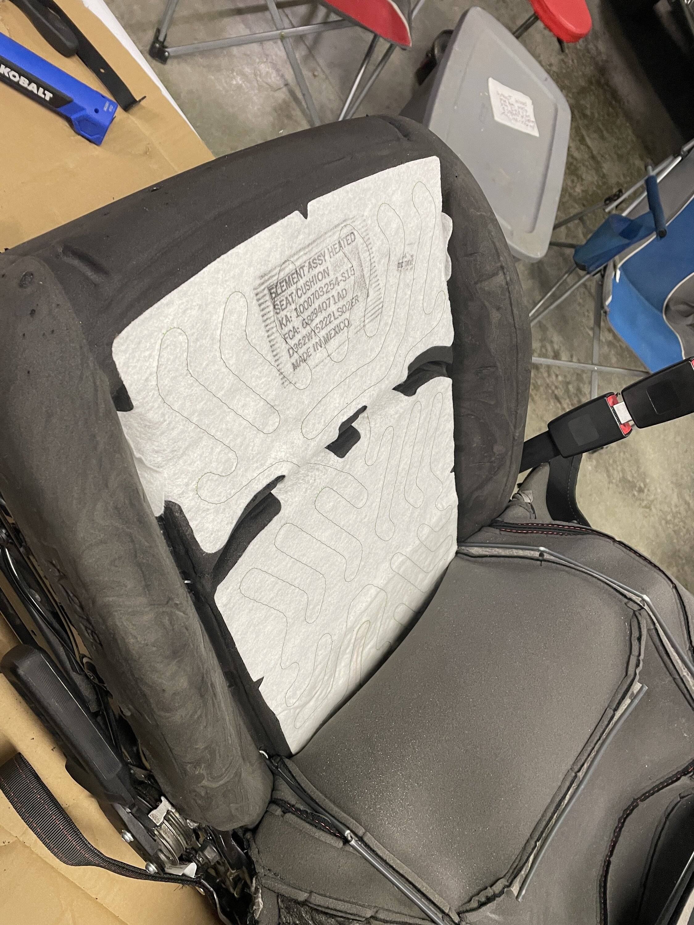 Jeep Gladiator Drivers side heated seat not working. 7514A710-3330-4678-B747-B50464467D11