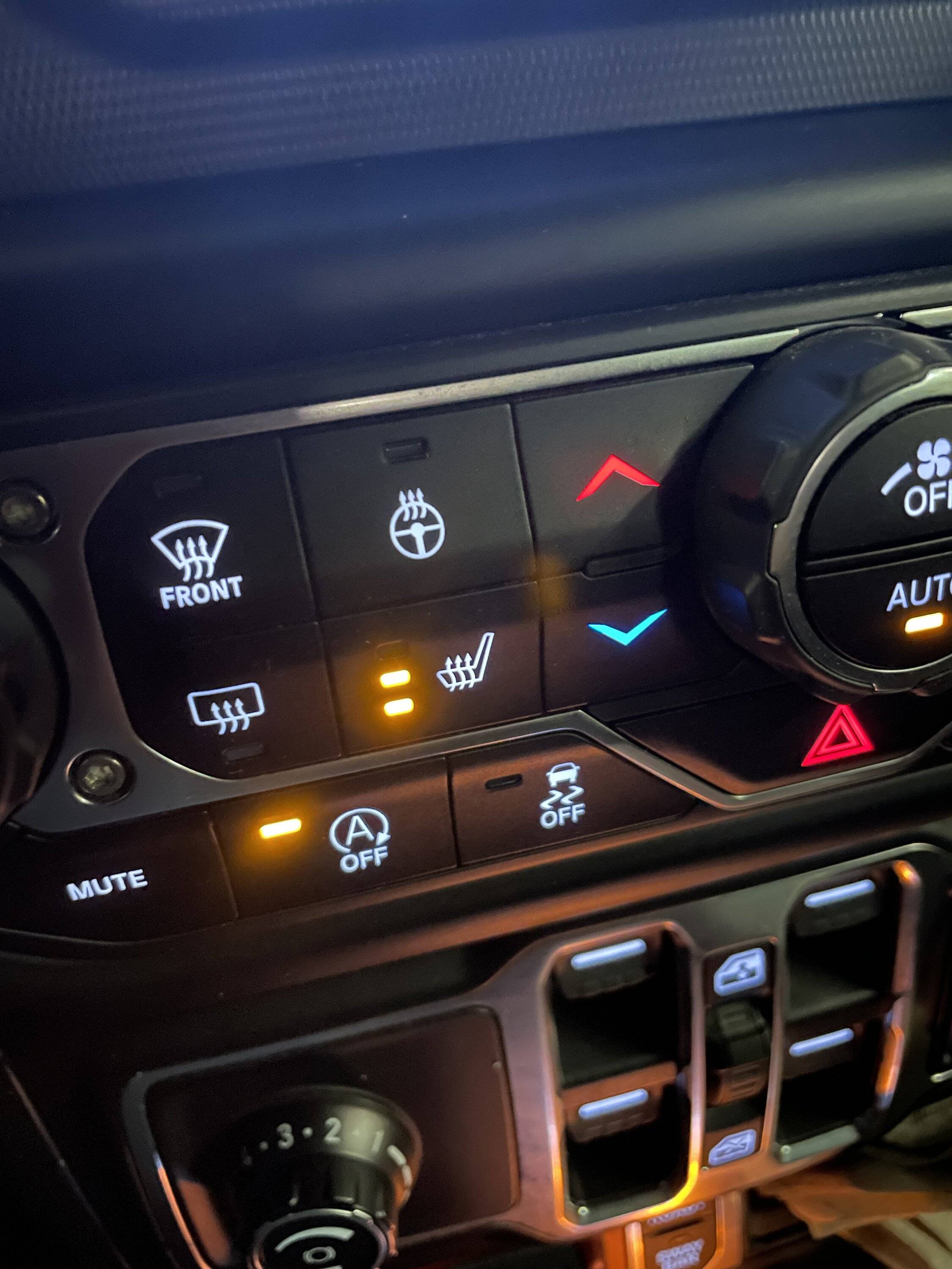 Jeep Gladiator Drivers side heated seat not working. BDD2372B-123C-47D4-A3EC-FF5B9D34D134
