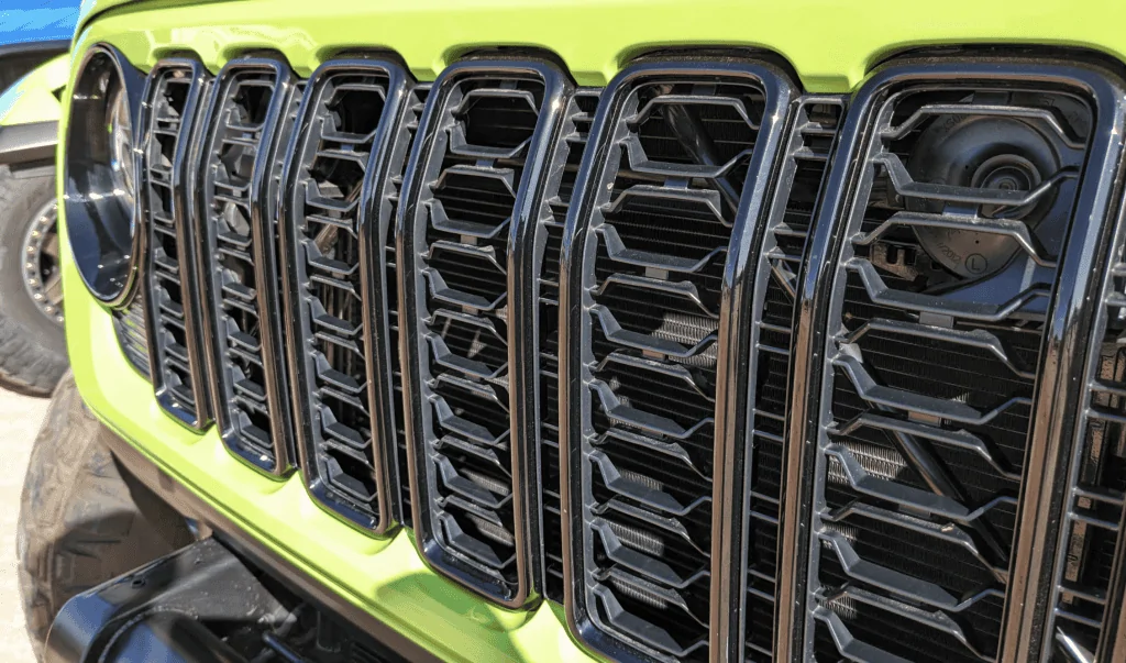 Jeep Gladiator 2024 Wranglers Featuring Big Updates & Upgrades Available to Order Starting 3/15 Screen-Shot-2023-04-05-at-6.51.39-AM-1024x603