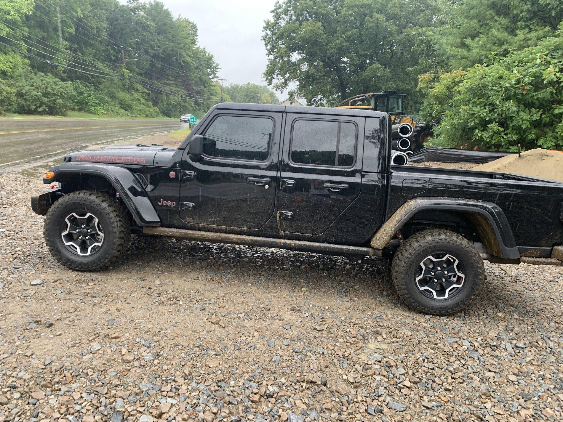 Jeep Gladiator Before & After getting my Jeep muddy (why I love ceramic coating!) 7440BCF2-189A-4FA0-923B-CA8C4E0D199E