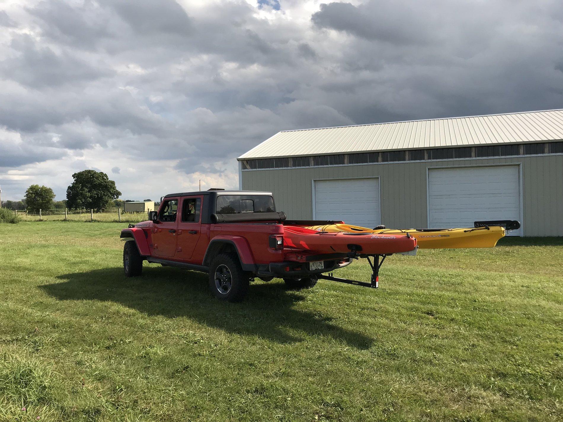 Jeep Gladiator Bed rack/storage for kayaks IMG_3495.JPG