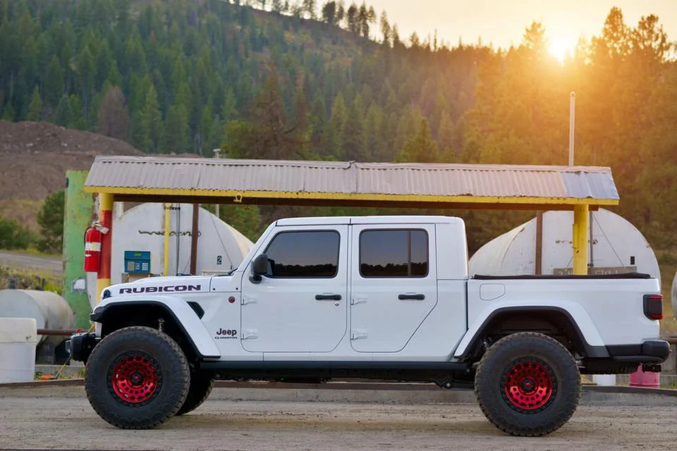Jeep Gladiator NEW 37s.. Hankook Dyna Pro Mts 69409150_10217764186474884_8354845850496663552_n