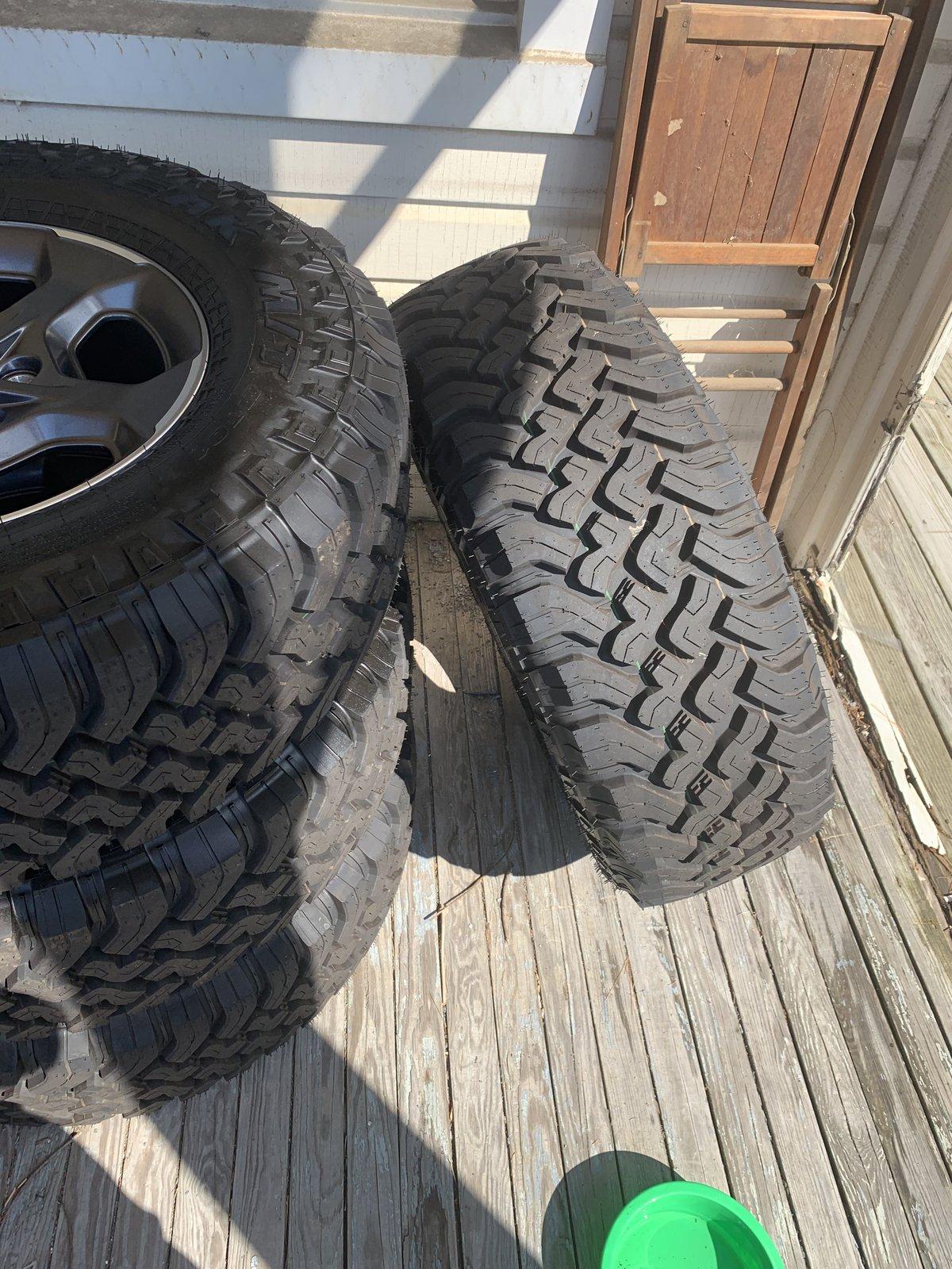 Jeep Gladiator Rubicon M/T take offs-wheels and tires with TPMS, E60616F8-A779-4E07-B6BC-2EF9D8171666