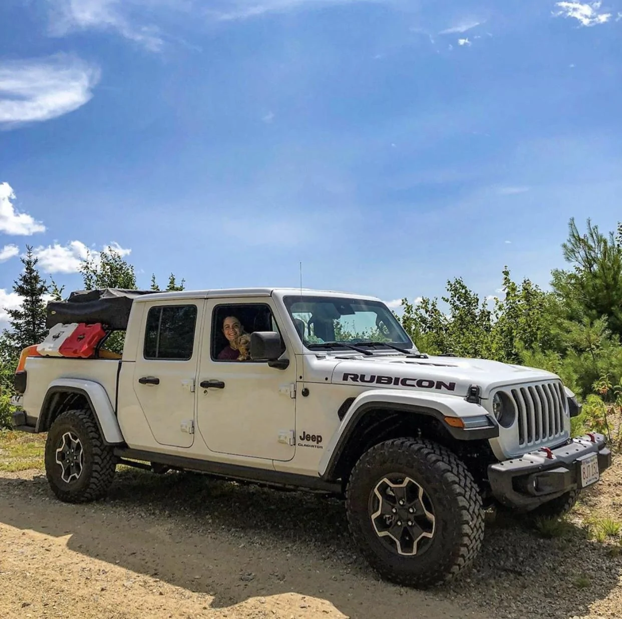 Jeep Gladiator BRIGHT WHITE Gladiator JT Club 906237A9-F977-4574-B713-EA1B7A8B8C0E