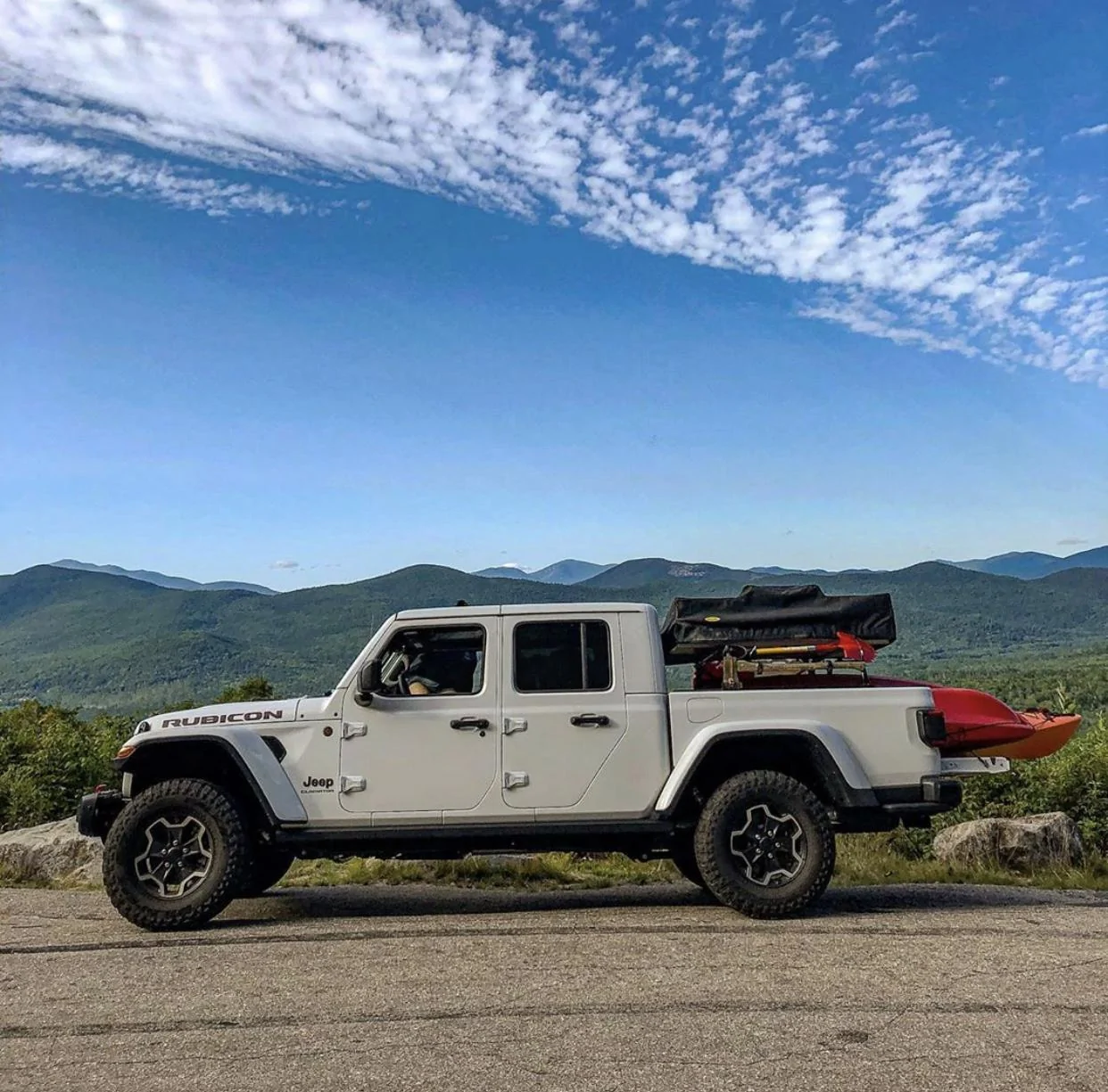 Jeep Gladiator BRIGHT WHITE Gladiator JT Club 2FCC9F8C-2A94-42DB-BF46-9DB683D4A832