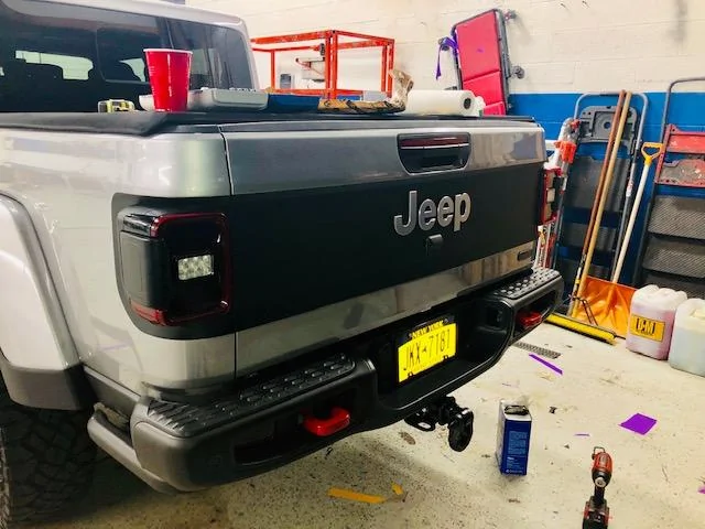 Jeep Gladiator NEW VINYL HOOD AND TAILGATE LE RenderedImag