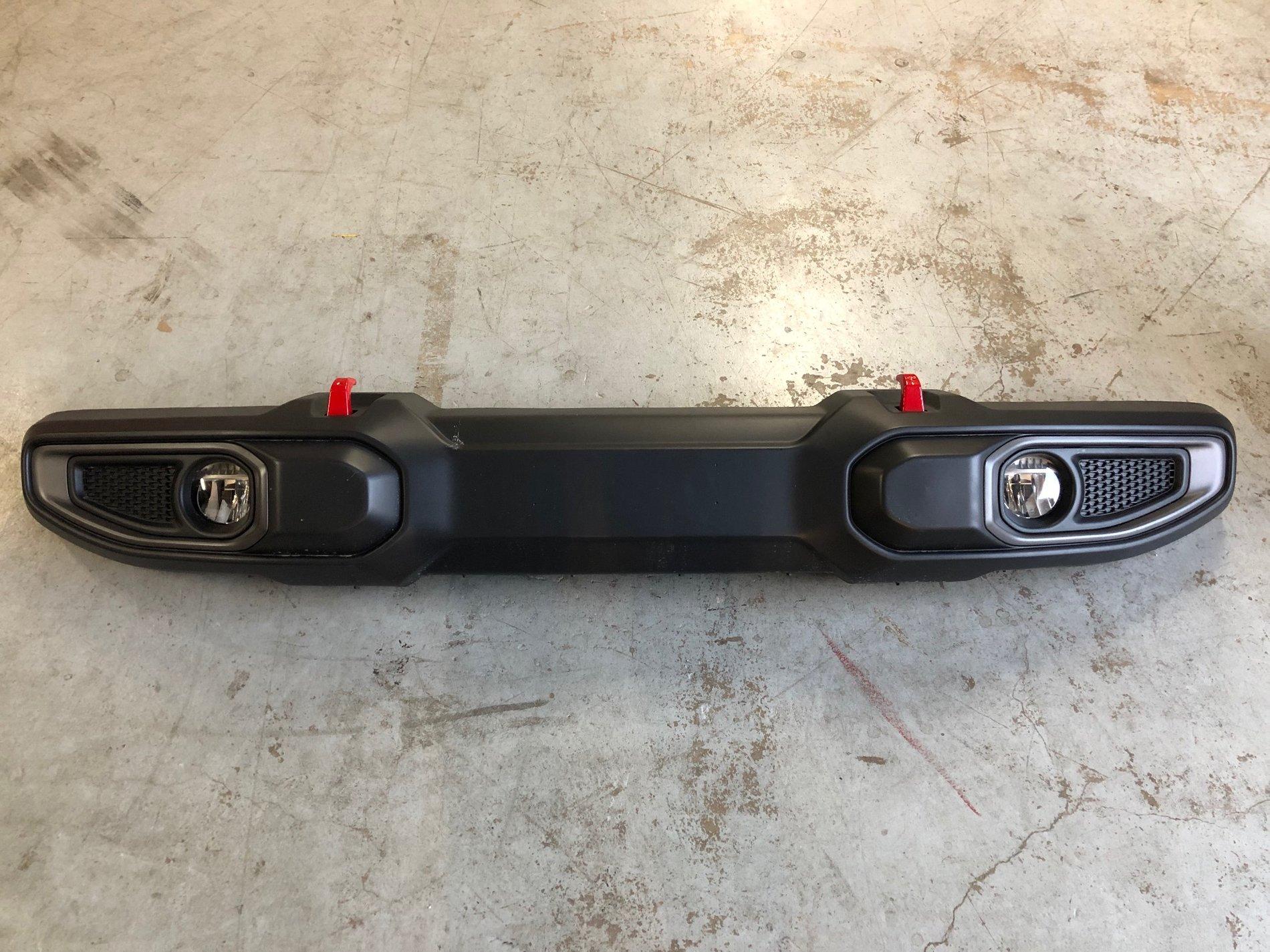 Jeep Gladiator 2020 Gladiator Rubicon Plastic Front Bumper IMG_2565
