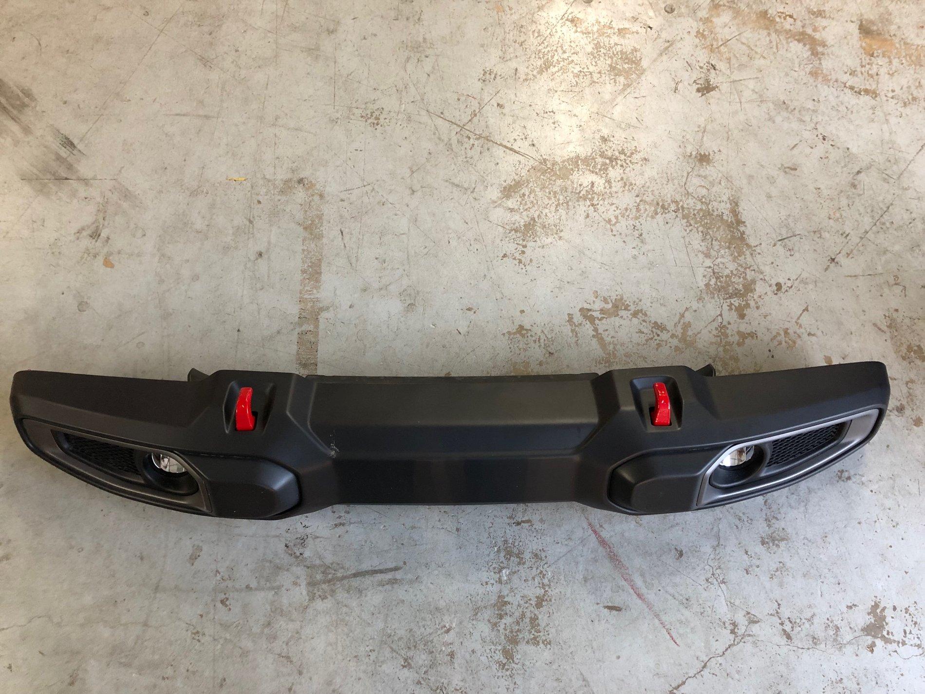 Jeep Gladiator 2020 Gladiator Rubicon Plastic Front Bumper IMG_2567