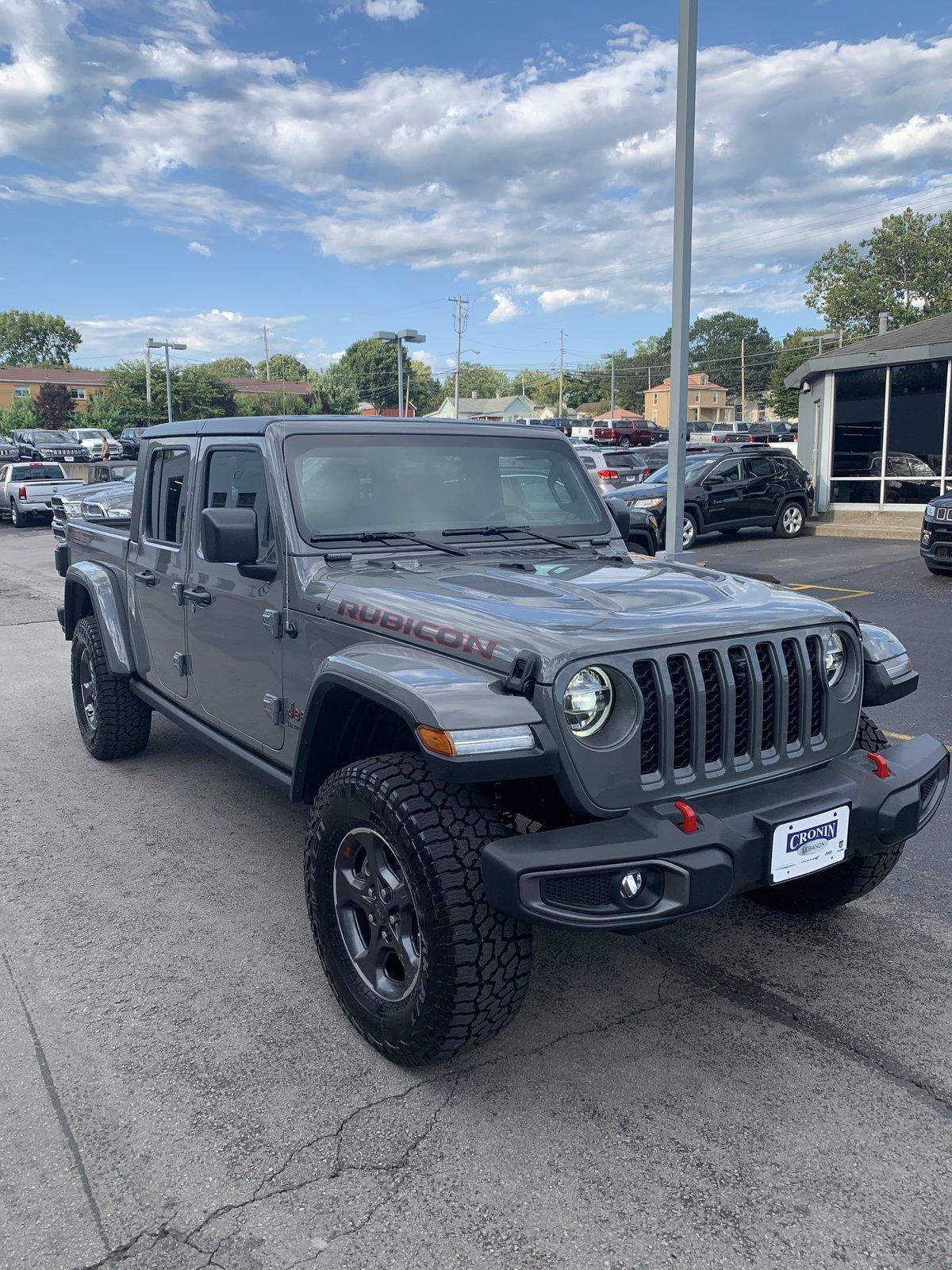 Jeep Gladiator Sting grey owners (future) check in ABBD3E72-8275-4301-A343-F9E554995A76