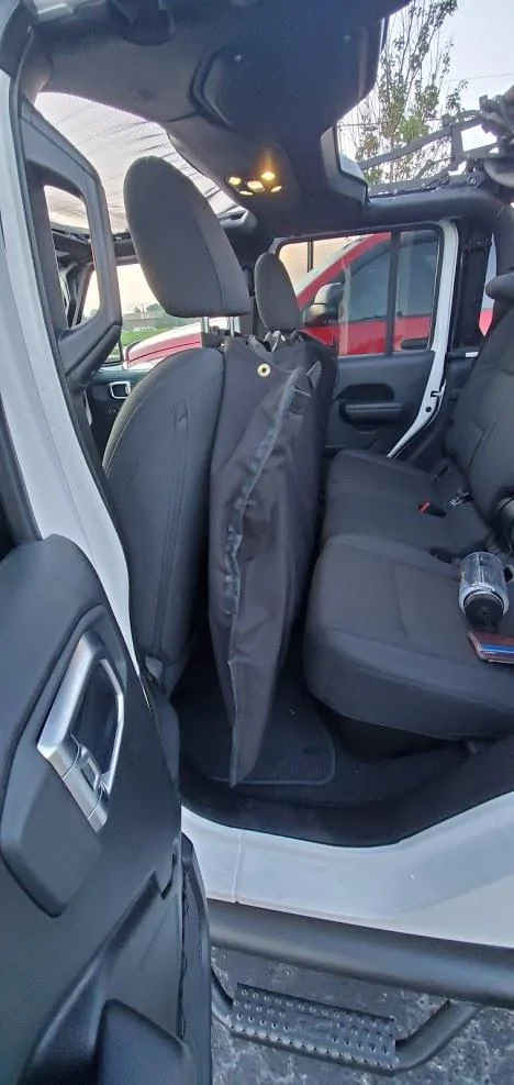 Jeep Gladiator Where do you store your soft top rear window? 20190904_071850