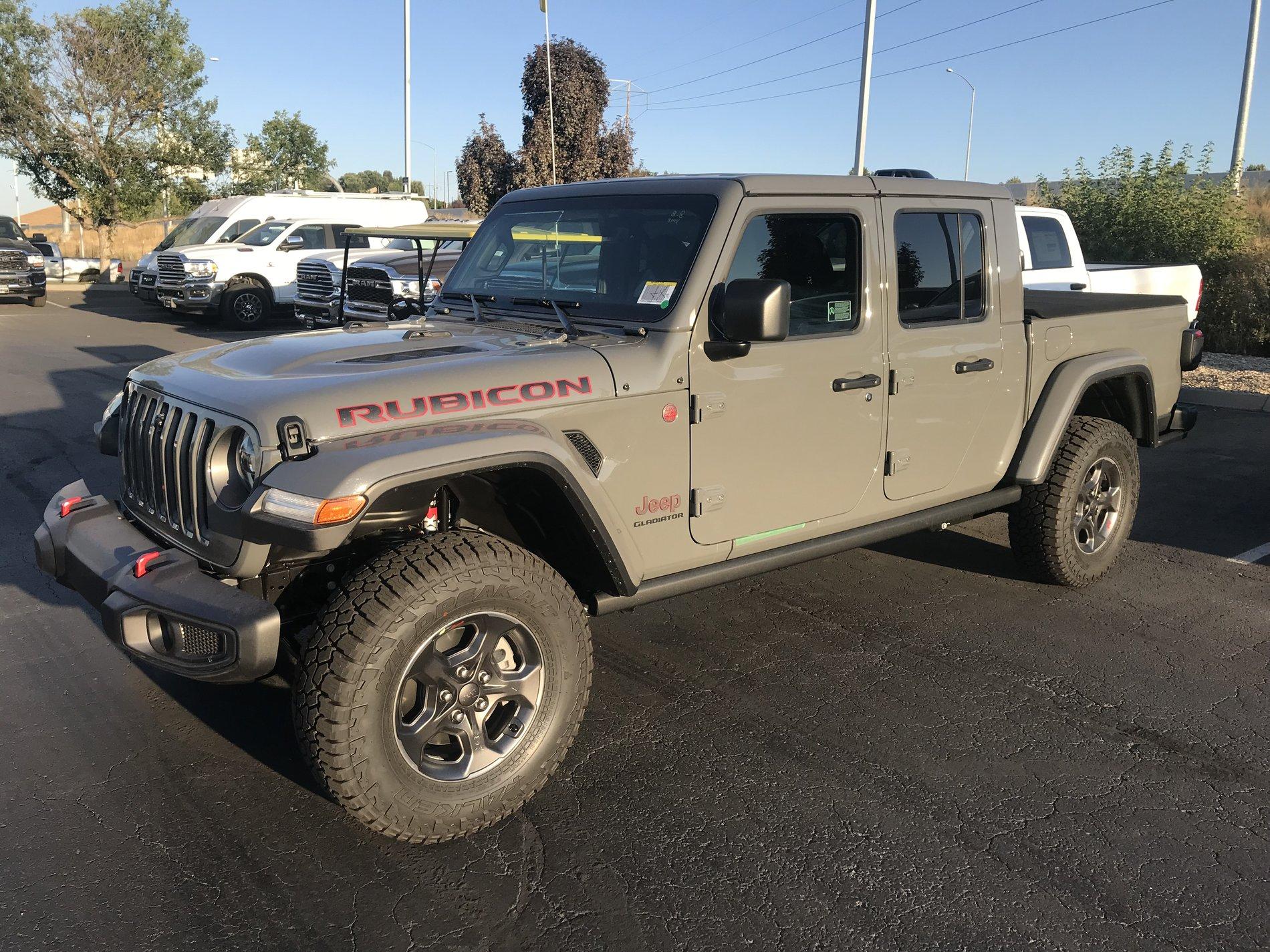 Jeep Gladiator STING GRAY Gladiator JT Club IMG_2467