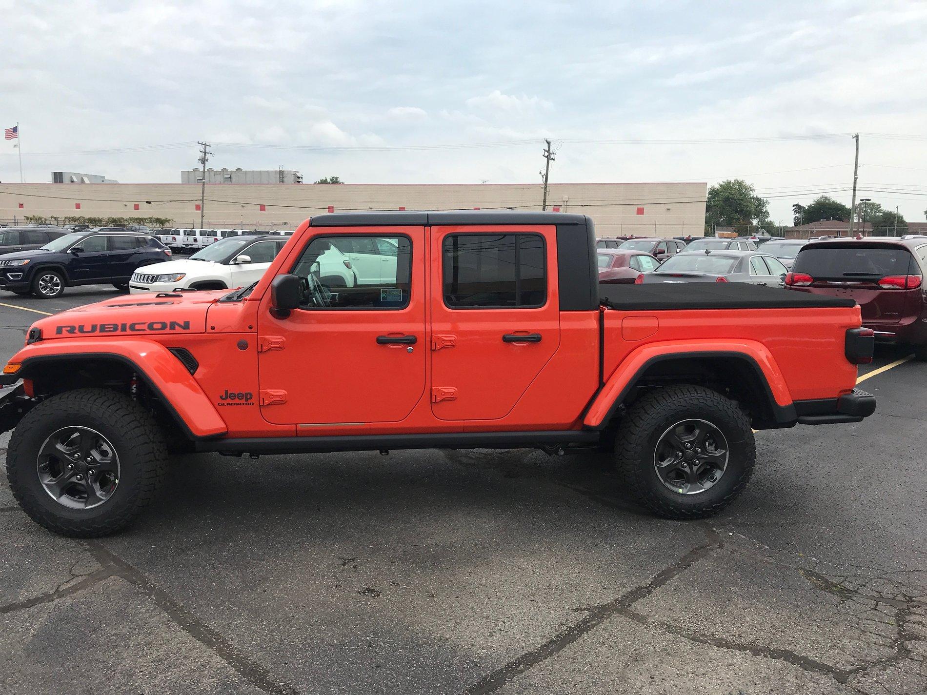 Jeep Gladiator PUNK'N Gladiator JT Club 732401DD-2176-4B41-B2B5-3D023BB4E1A8