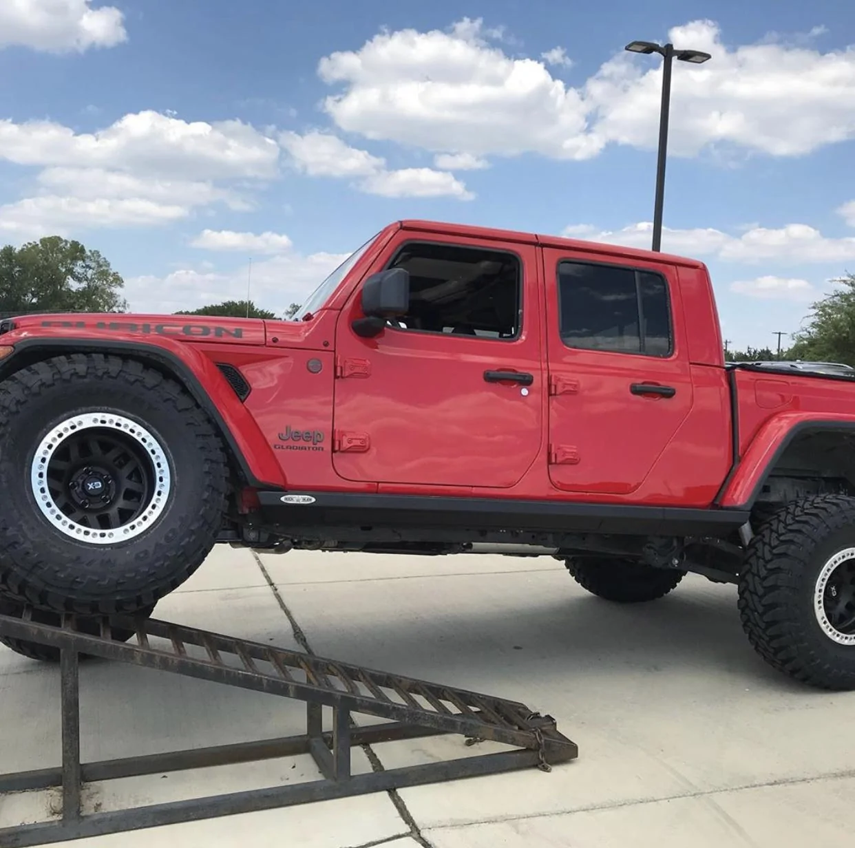 Jeep Gladiator FIRECRACKER RED Gladiator JT Club 15C7FB3B-F470-418E-A343-A00DE88624B2