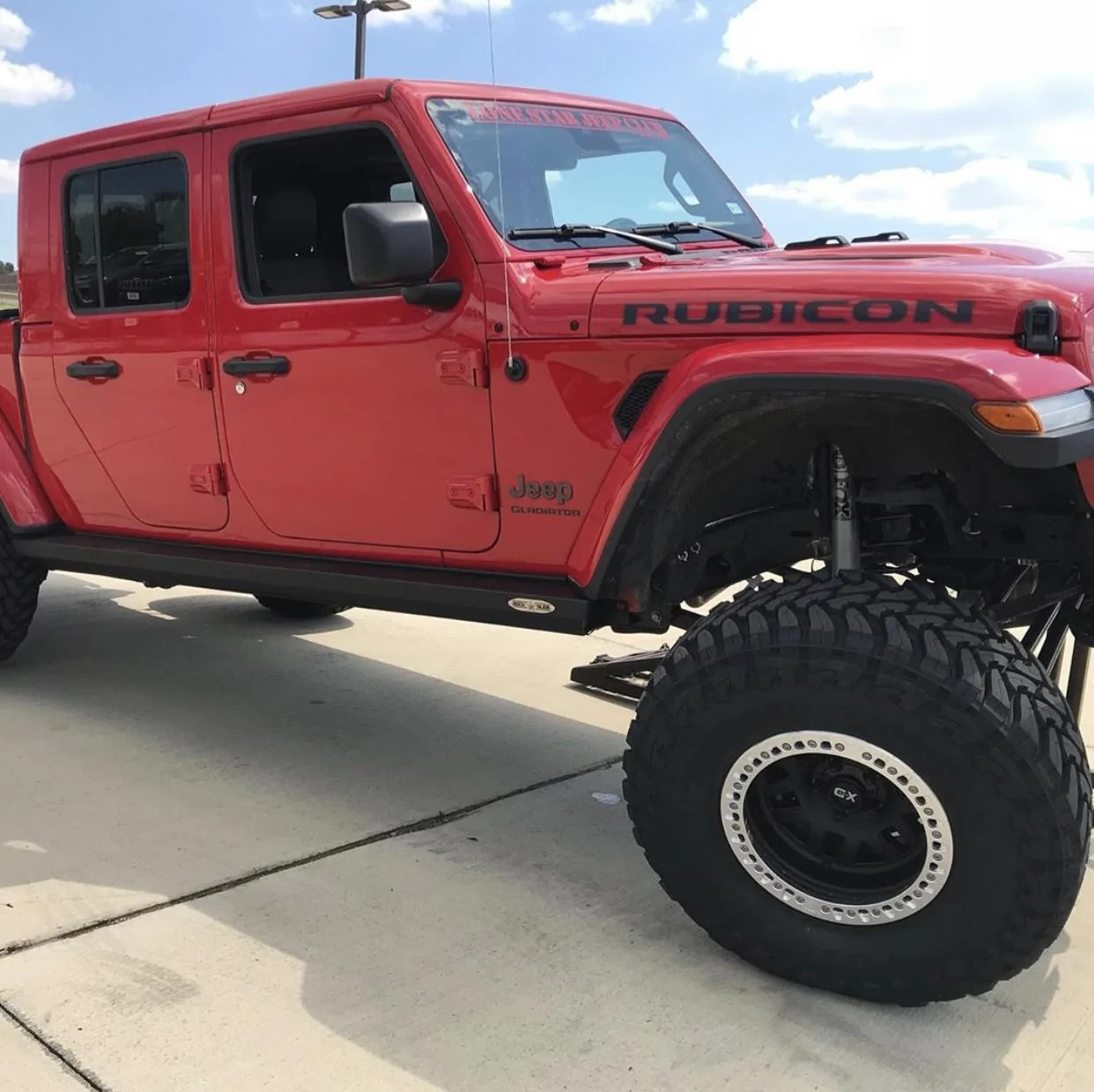 Jeep Gladiator FIRECRACKER RED Gladiator JT Club 60F68332-59C6-4A80-882B-5D882A7CB2B9