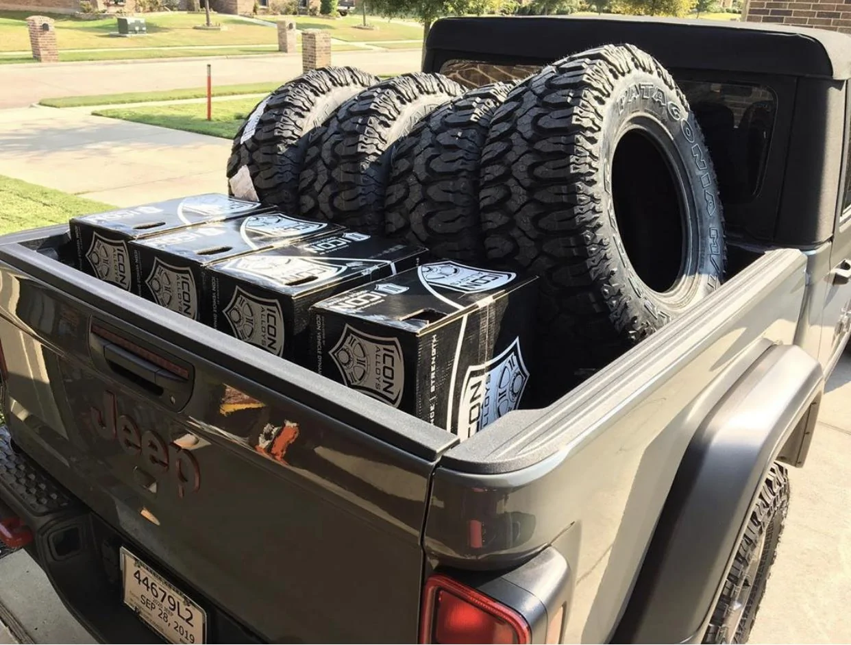 Jeep Gladiator Request: Gladiators with soft tops 14132C85-A2DC-41B5-AA7A-299BC2AC924F