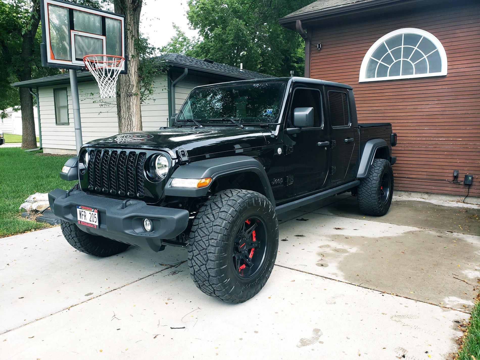 Jeep Gladiator Pictures of 33s and 35s 20190907_190840