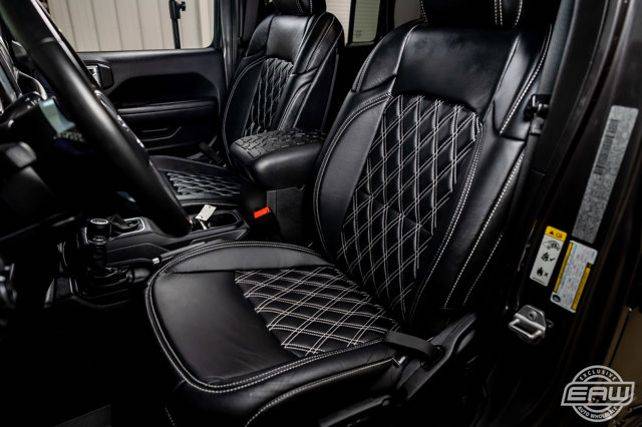 Jeep Gladiator GRANITE CRYSTAL JT Gladiator Club JT interior