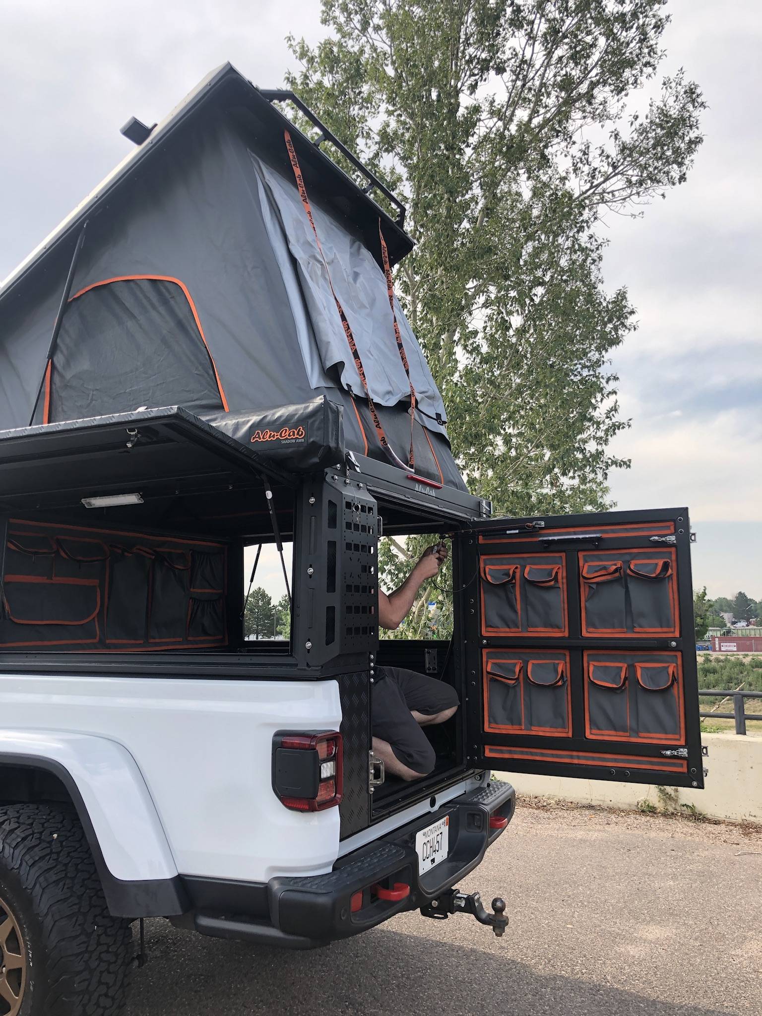 Jeep Gladiator *REDUCED*AluCab Canopy Camper *Trade 2105AD3E-4D3F-46BC-9475-617A94B74513