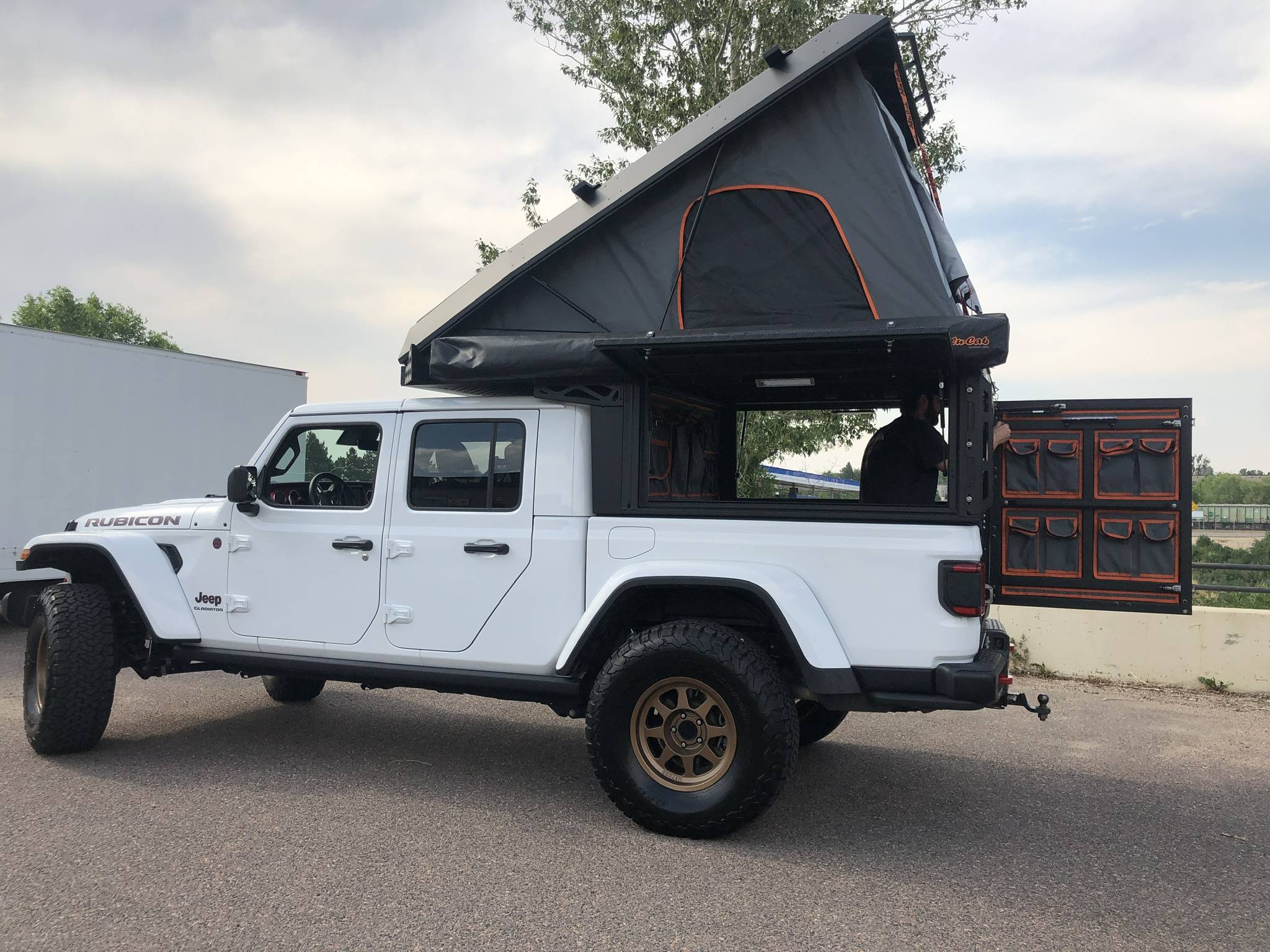Jeep Gladiator *REDUCED*AluCab Canopy Camper *Trade 884C783D-F37E-41BF-A91C-8C90C3415077