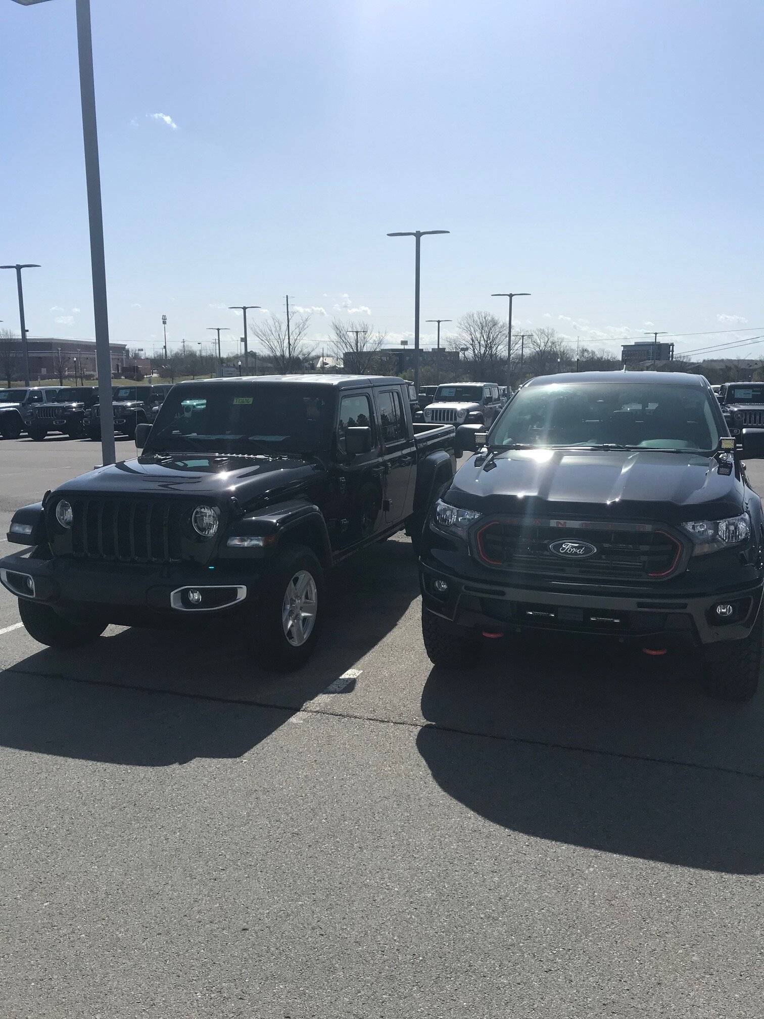 Jeep Gladiator Jeeps Parking Next To Jeeps IMG_3156