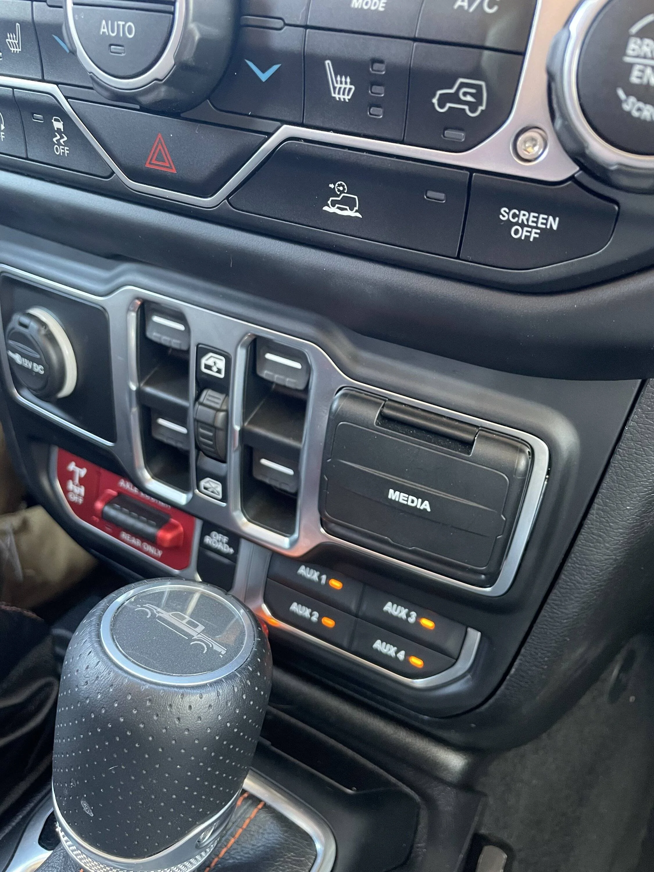 Jeep Gladiator Do Mopar Auxillary Switches Light Up When Pushed? E16CA127-202C-41BD-A302-7715535DEAEB