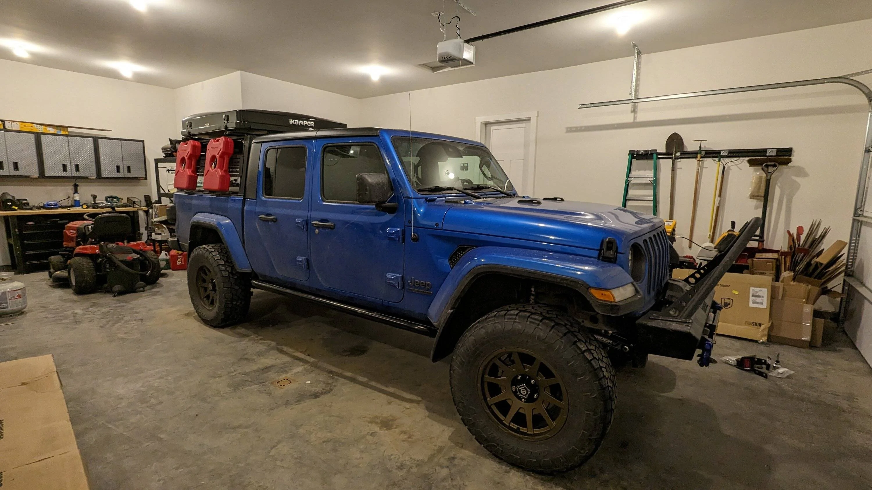 Jeep Gladiator Alaska Daily Drivers: Hydro Blue 80A and Bright White JTR PXL_20230408_052703459