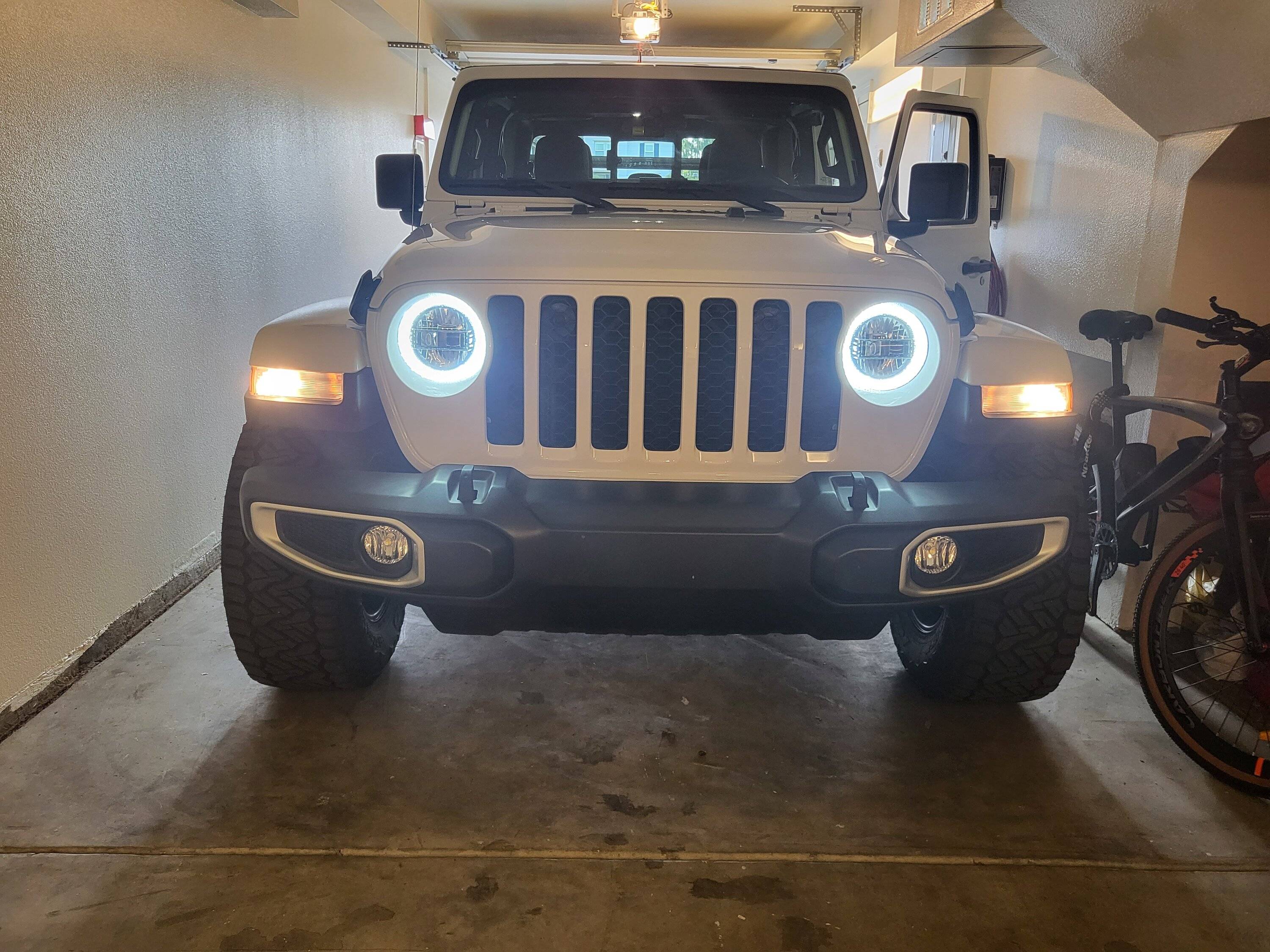 Jeep Gladiator DRL issue with aftermarket LED headlights 20230408_073404