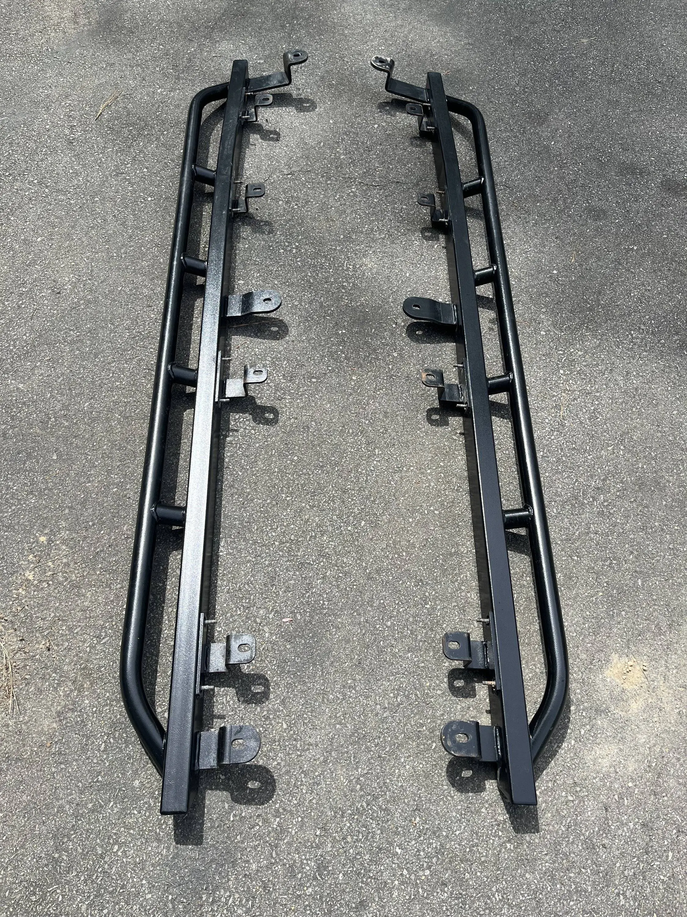 Jeep Gladiator Rock Hard 4x4 Rock Sliders, angled up IMG_7063