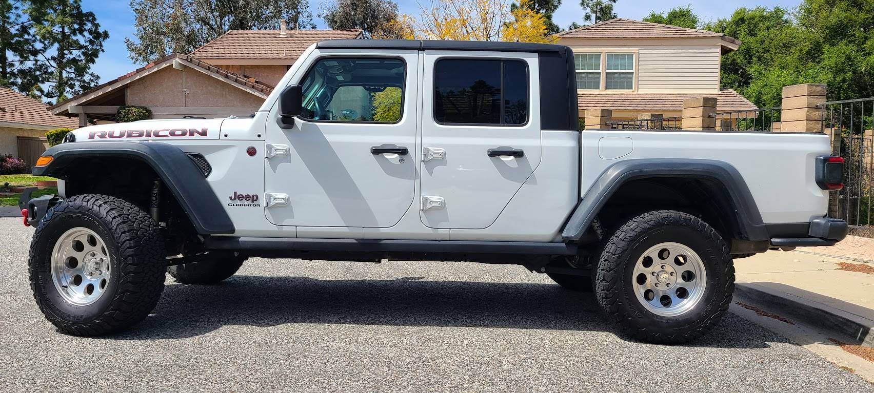 Jeep Gladiator 2020 Gladiator Rubicon - Manual Transmission - 11k miles - Thousand Oaks CA 20230408_135544