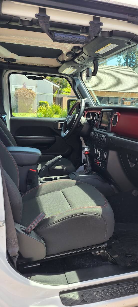 Jeep Gladiator 2020 Gladiator Rubicon - Manual Transmission - 11k miles - Thousand Oaks CA 20230408_135641