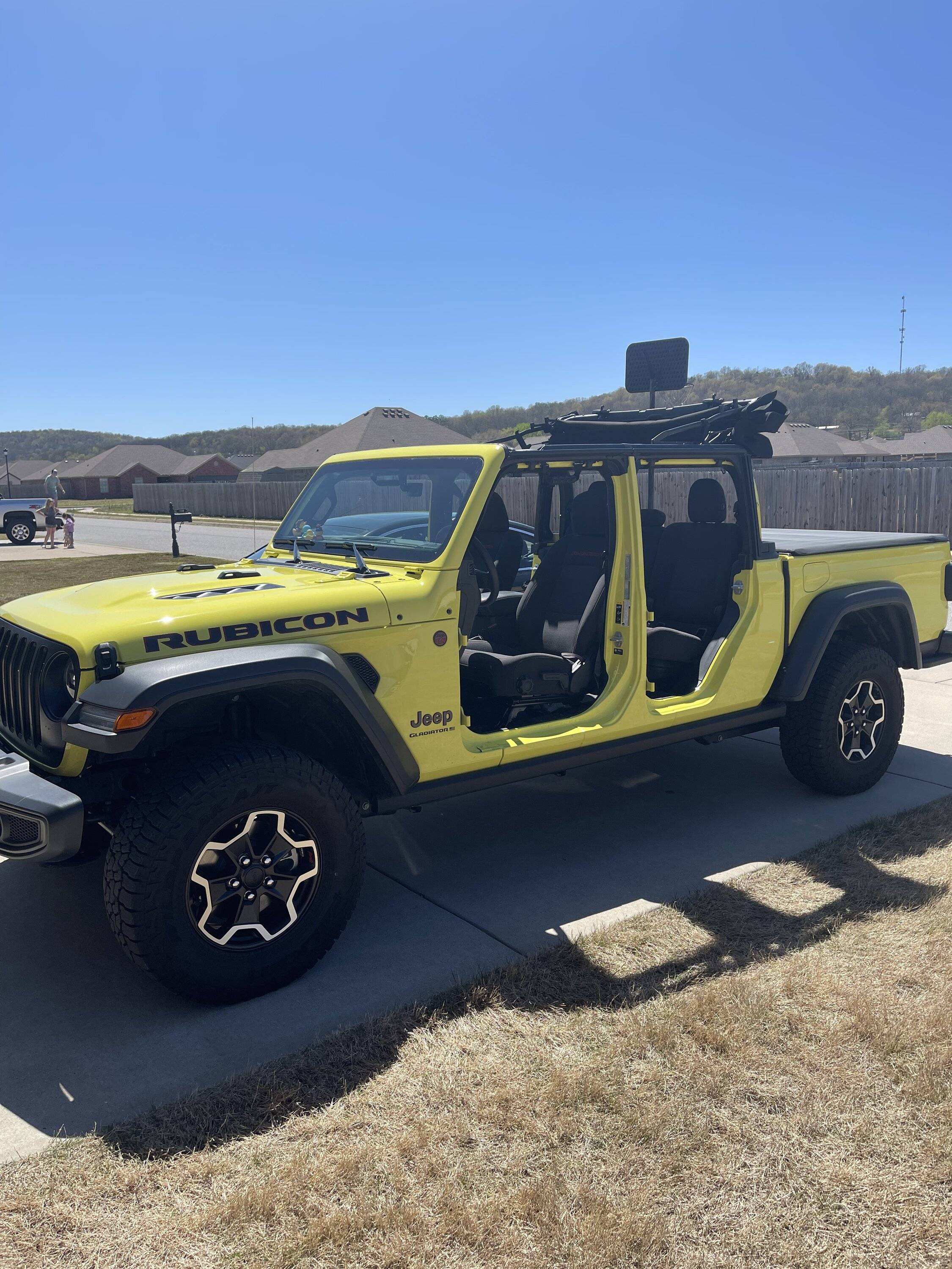 Jeep Gladiator HIGH VELOCITY YELLOW Gladiator JT Club 3CB0C8B6-D6D1-4898-8A37-2F36825CB47C