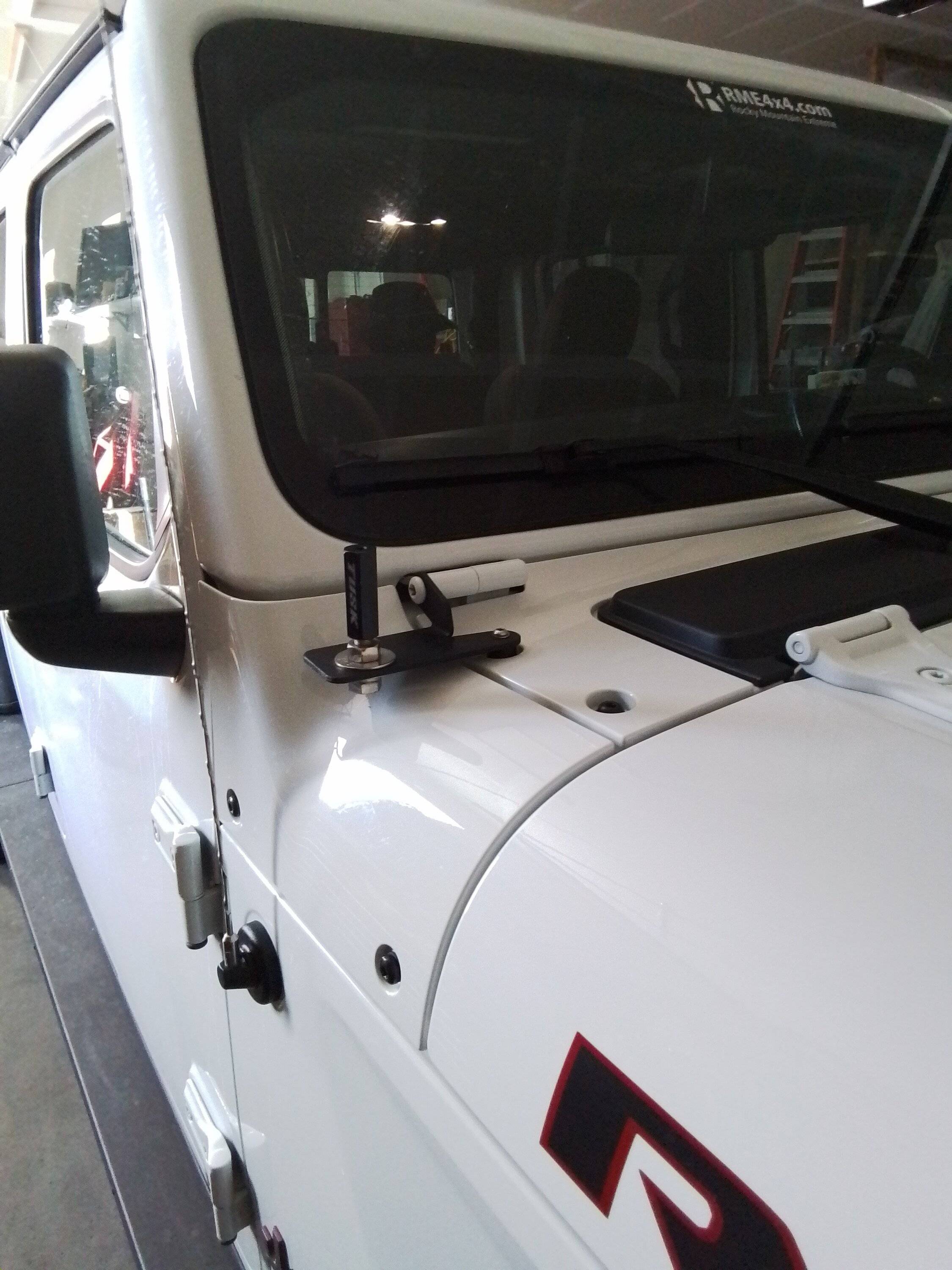 Jeep Gladiator Dunes Safety Flag/Whip mount points? 20230409_105922
