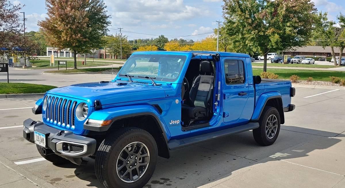 Jeep Gladiator Pic request: Hard top off - rear doors on 20200923_151305_HDR