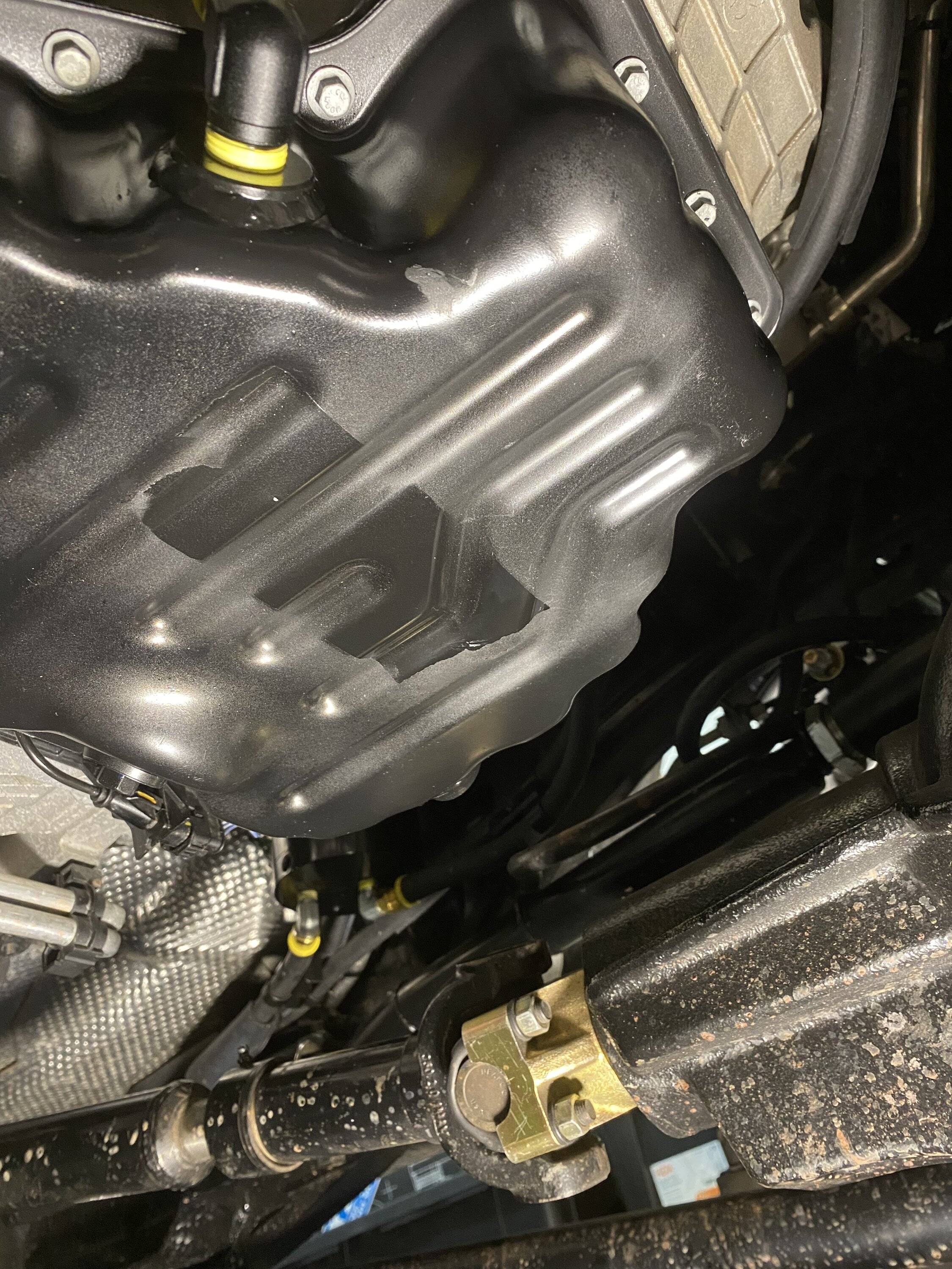 Jeep Gladiator Anatomy of the oil cooler and filter housing. EC326412-898B-42CD-9D34-170D498003F6