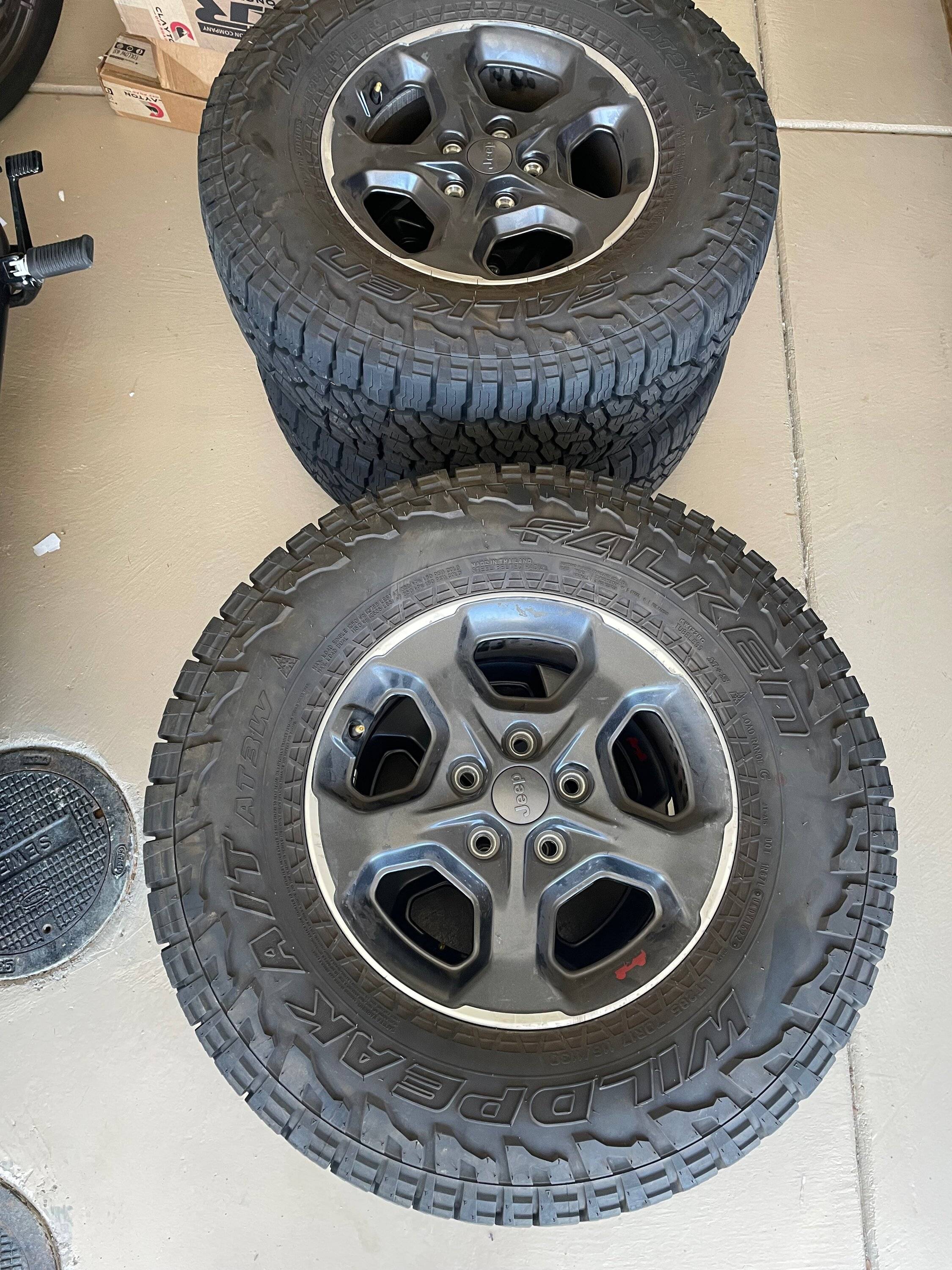 Jeep Gladiator 2023 Rubicon takeoff wheels and tires IMG_4857