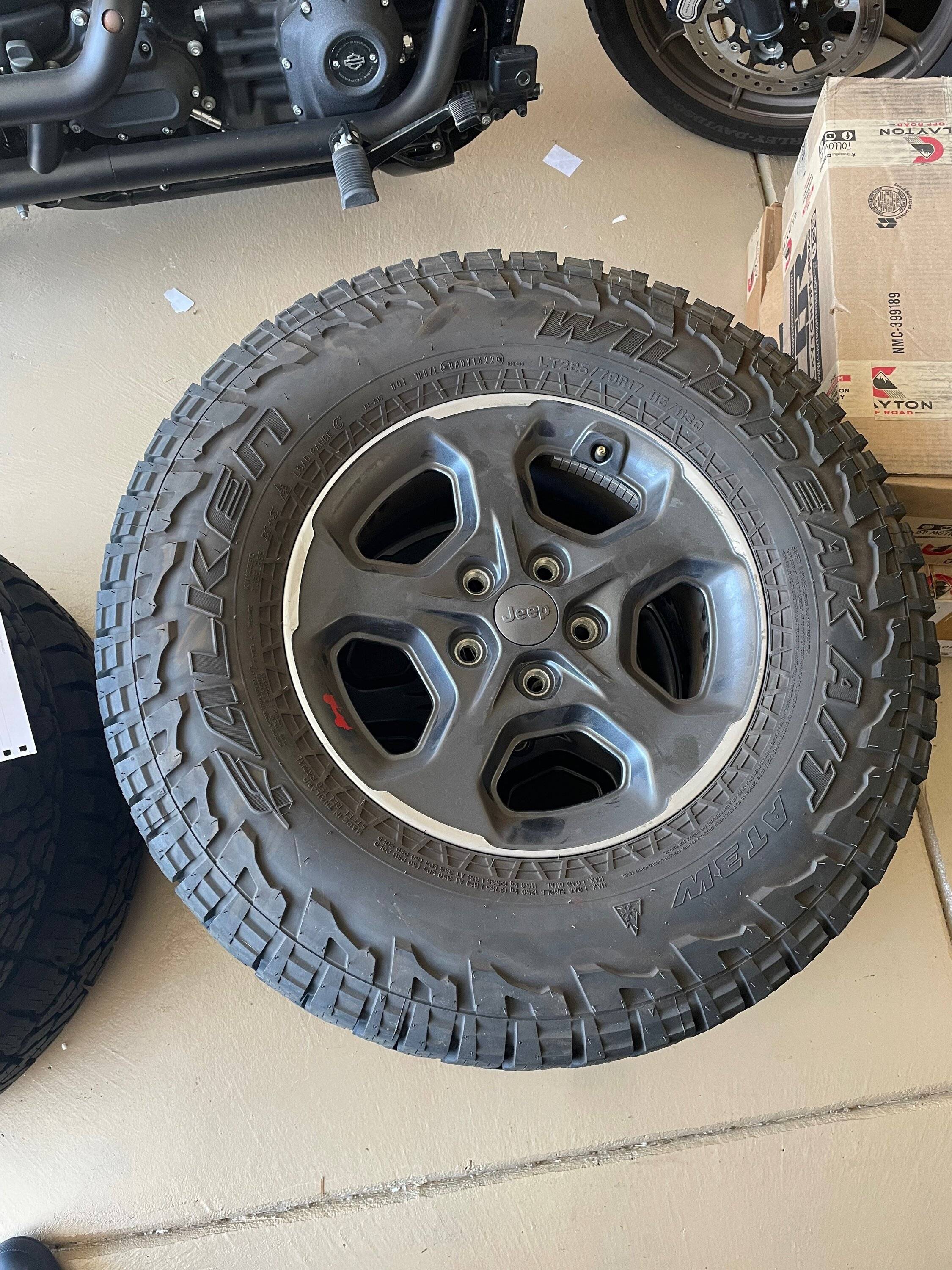 Jeep Gladiator 2023 Rubicon takeoff wheels and tires IMG_4856