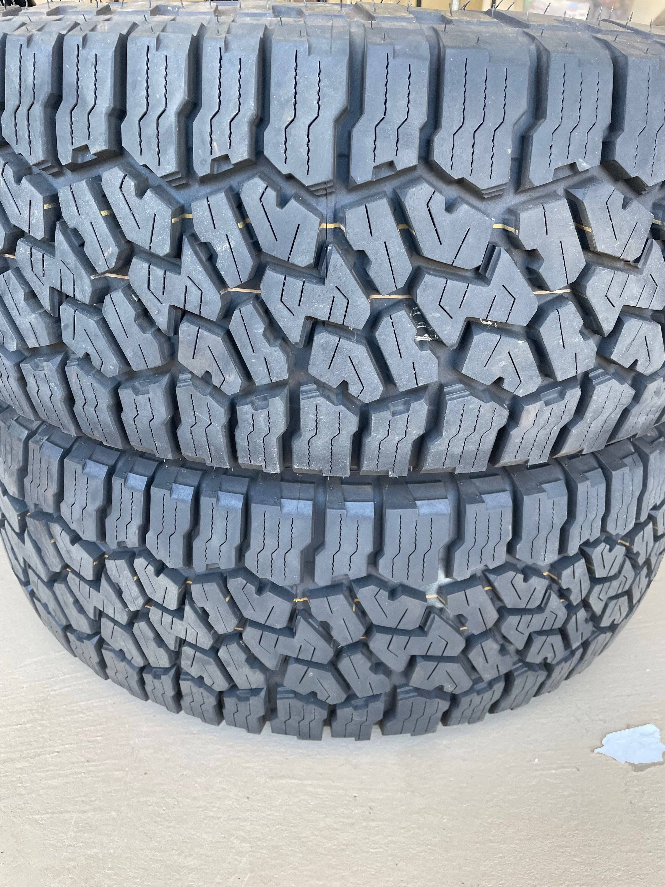 Jeep Gladiator 2023 Rubicon takeoff wheels and tires IMG_4855
