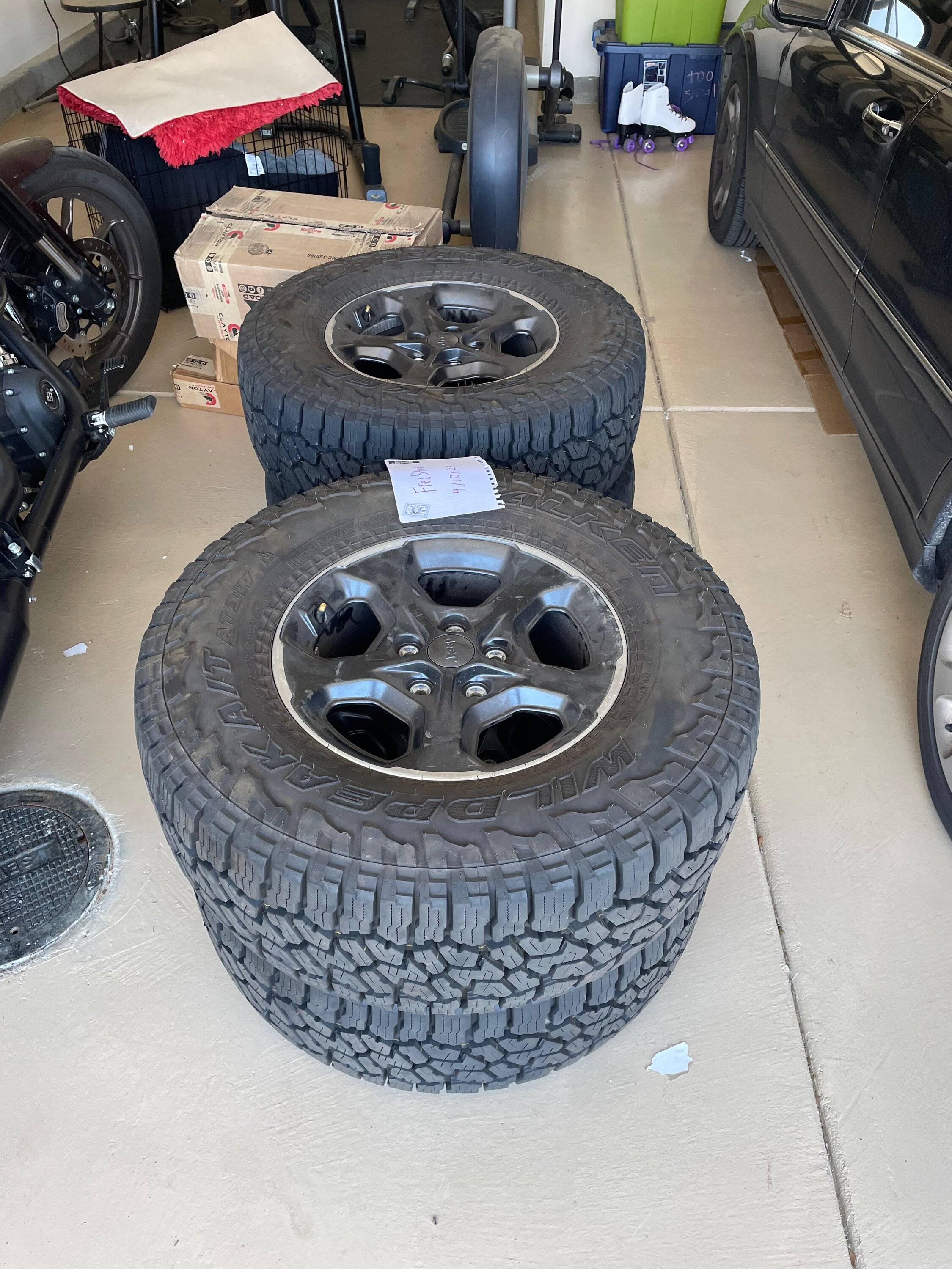Jeep Gladiator 2023 Rubicon takeoff wheels and tires IMG_4854